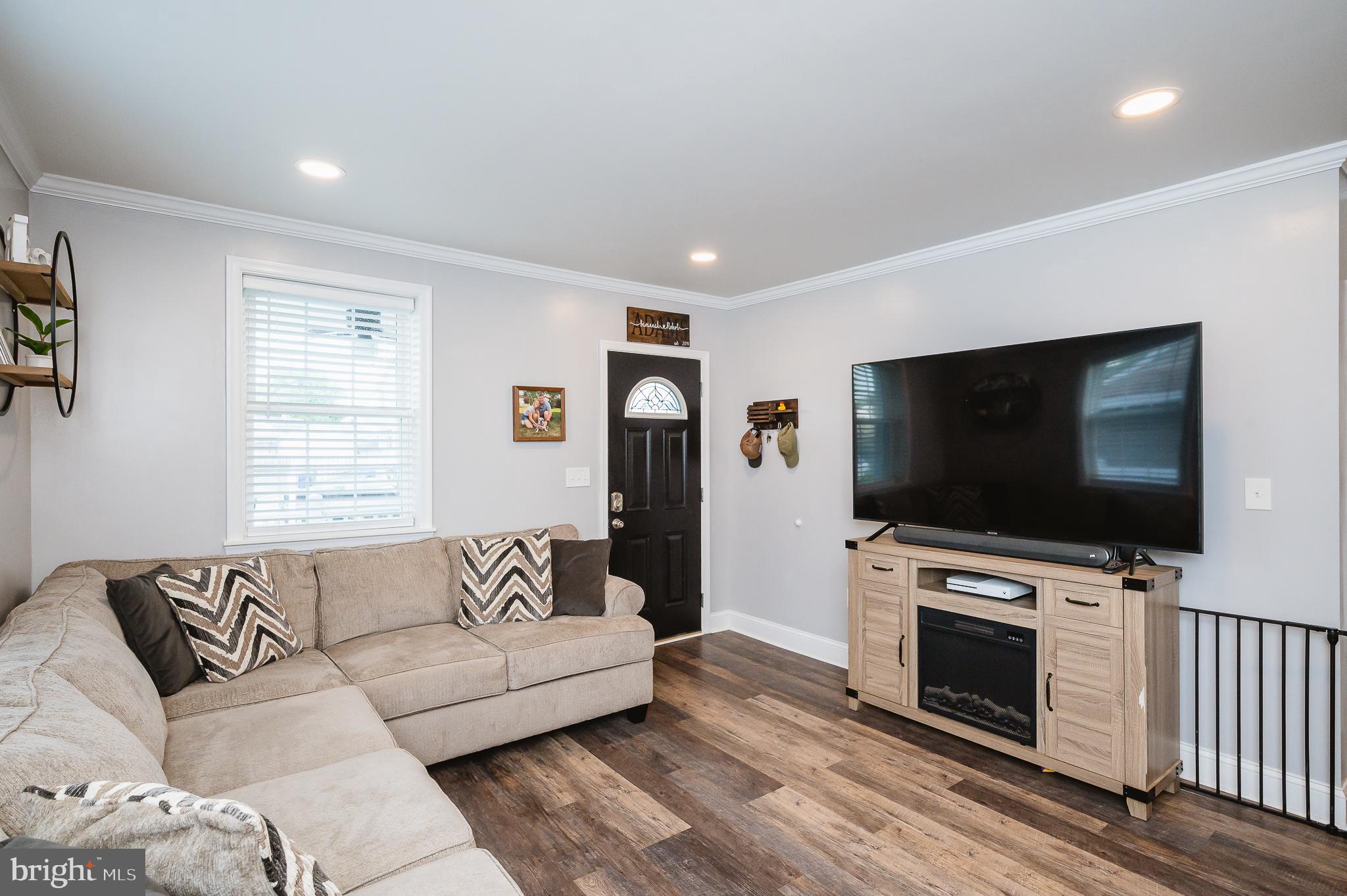 GRAY MANOR - Residential