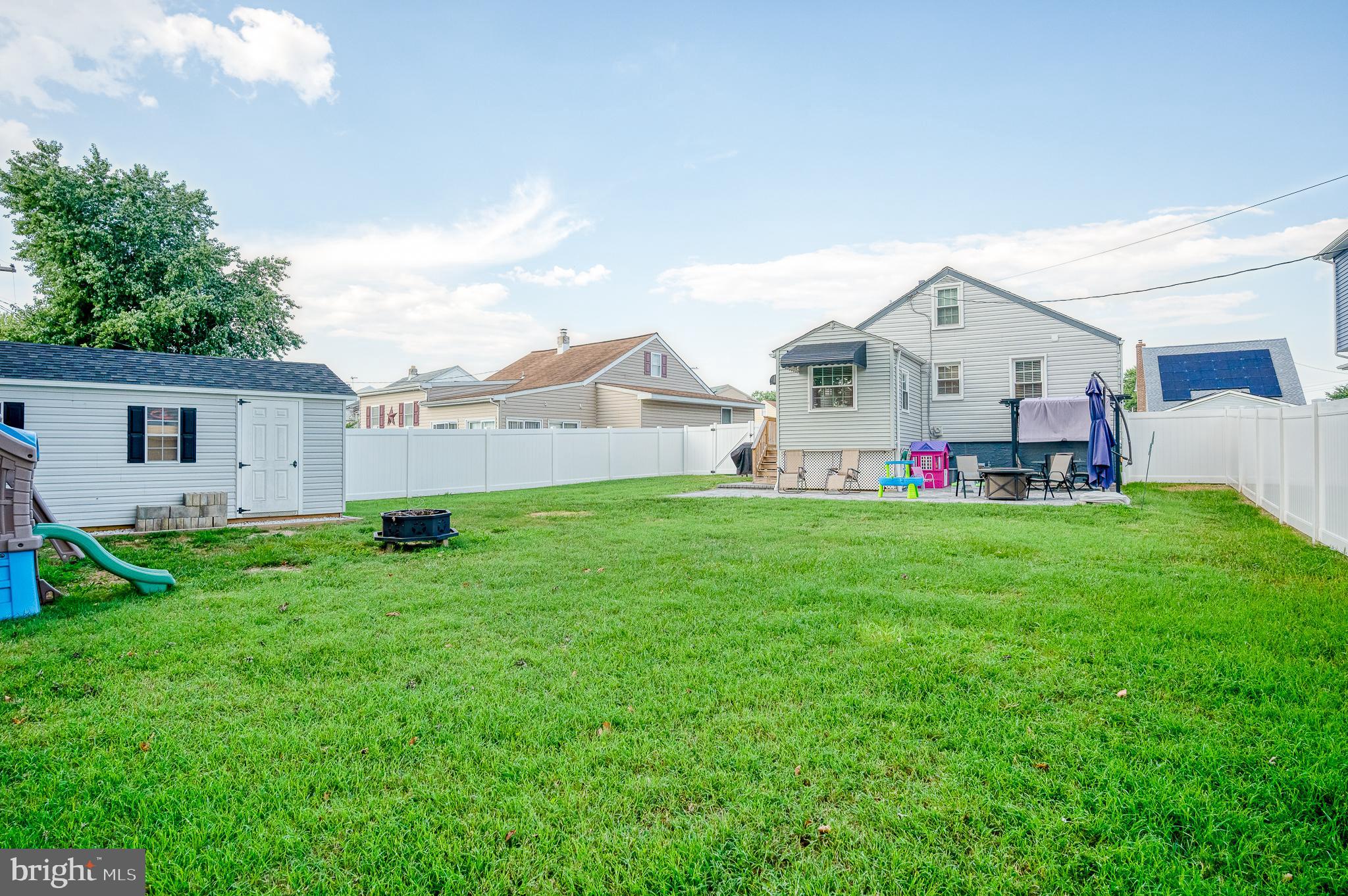 GRAY MANOR - Residential