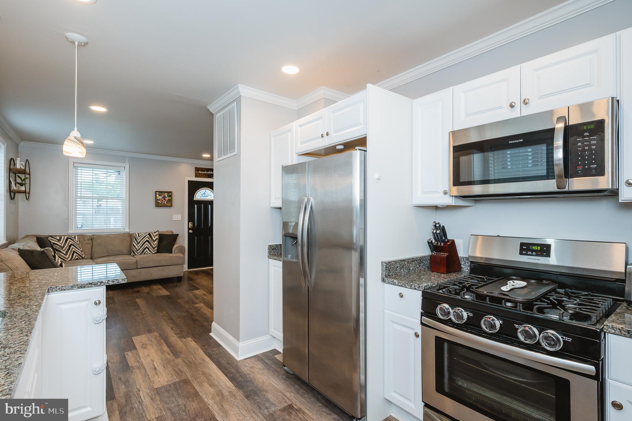 GRAY MANOR - Residential