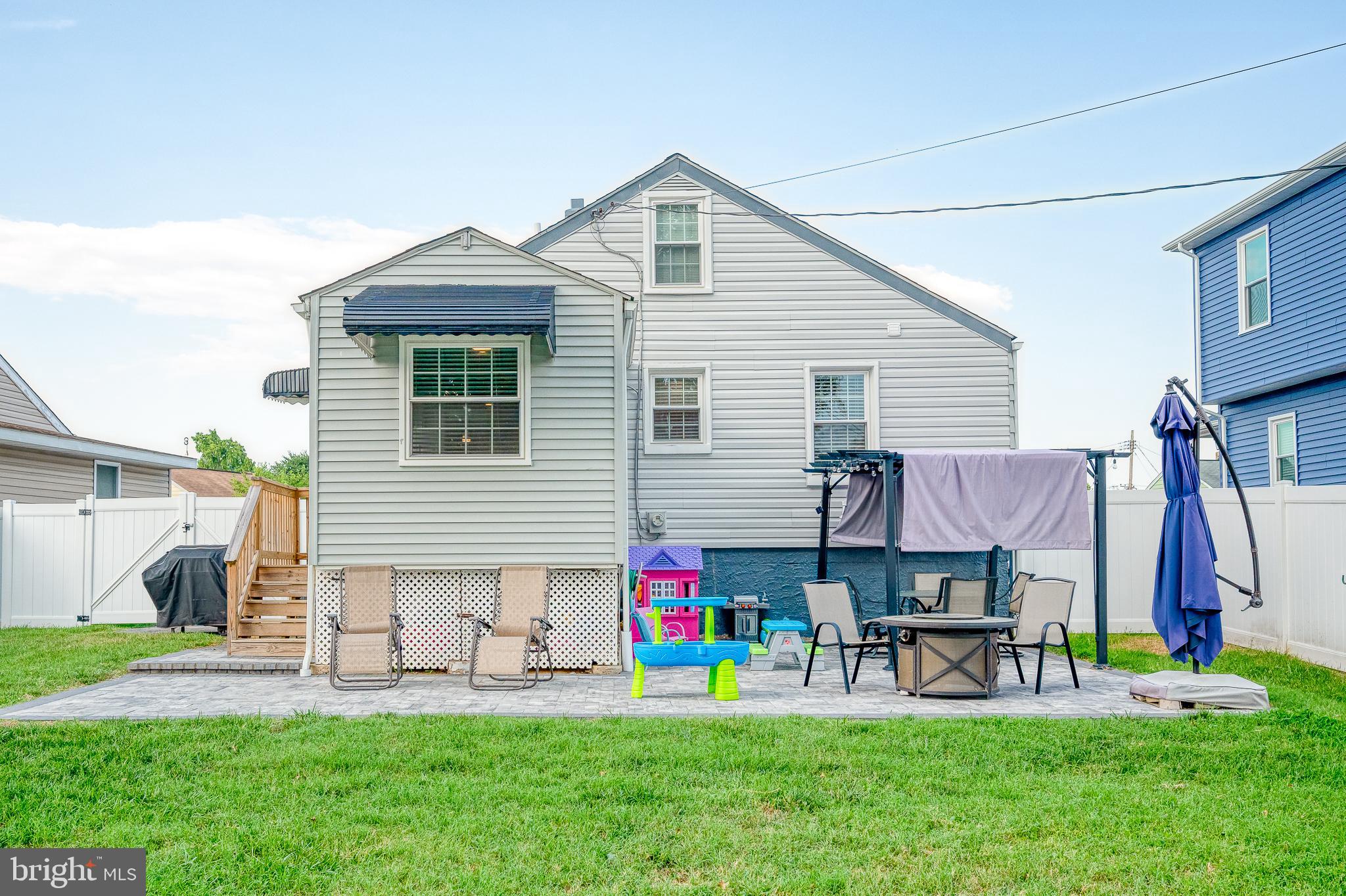 GRAY MANOR - Residential