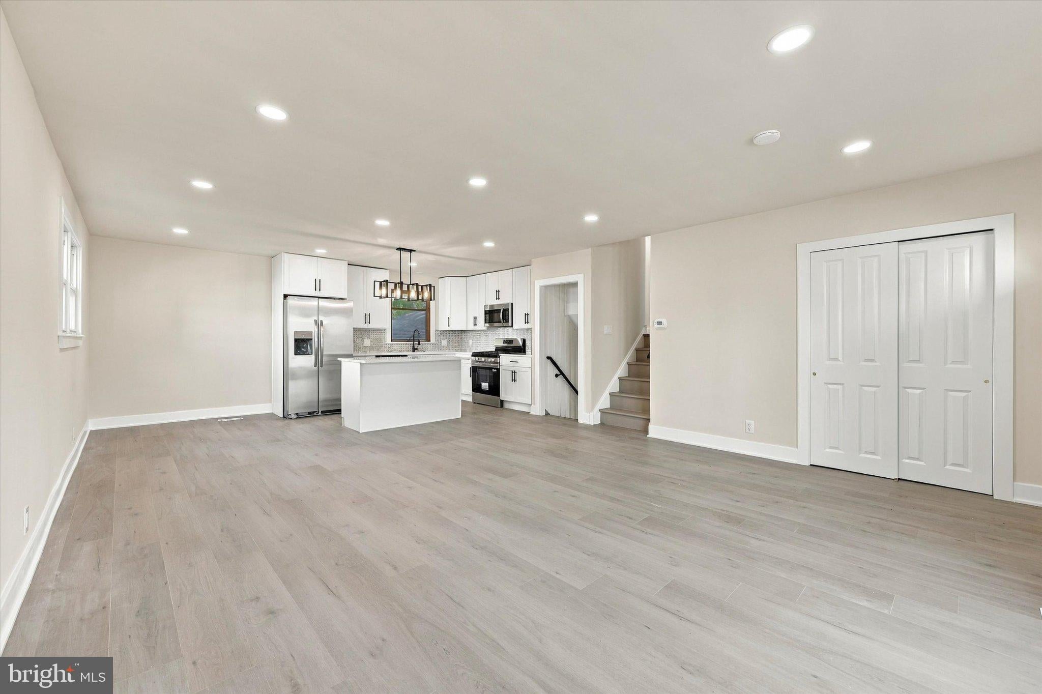 8 GREAT OAK ROAD