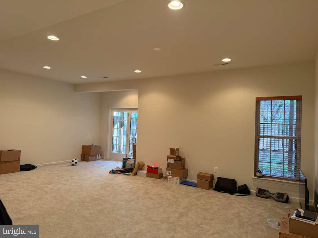 SOUTH RIDING - Residential Lease