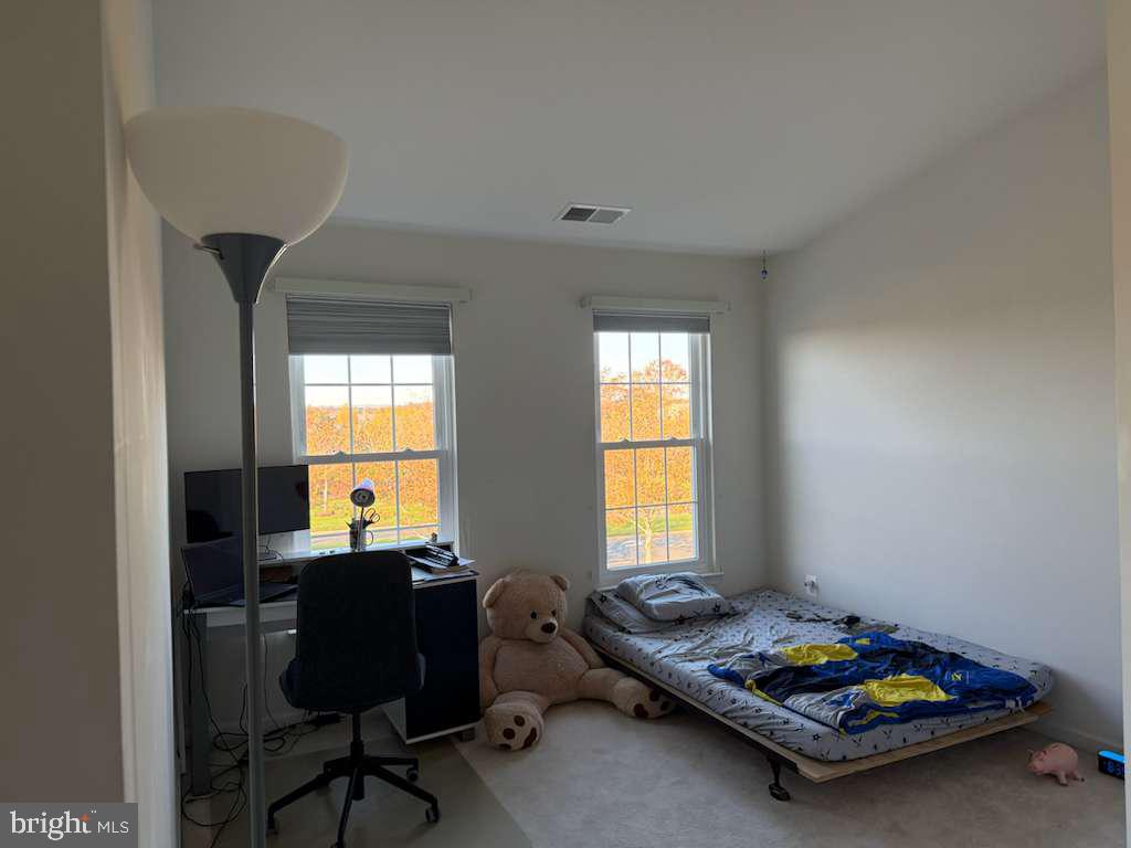 SOUTH RIDING - Residential Lease