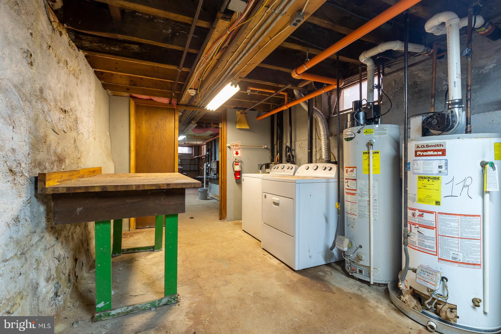 CENTER CITY - Residential Lease