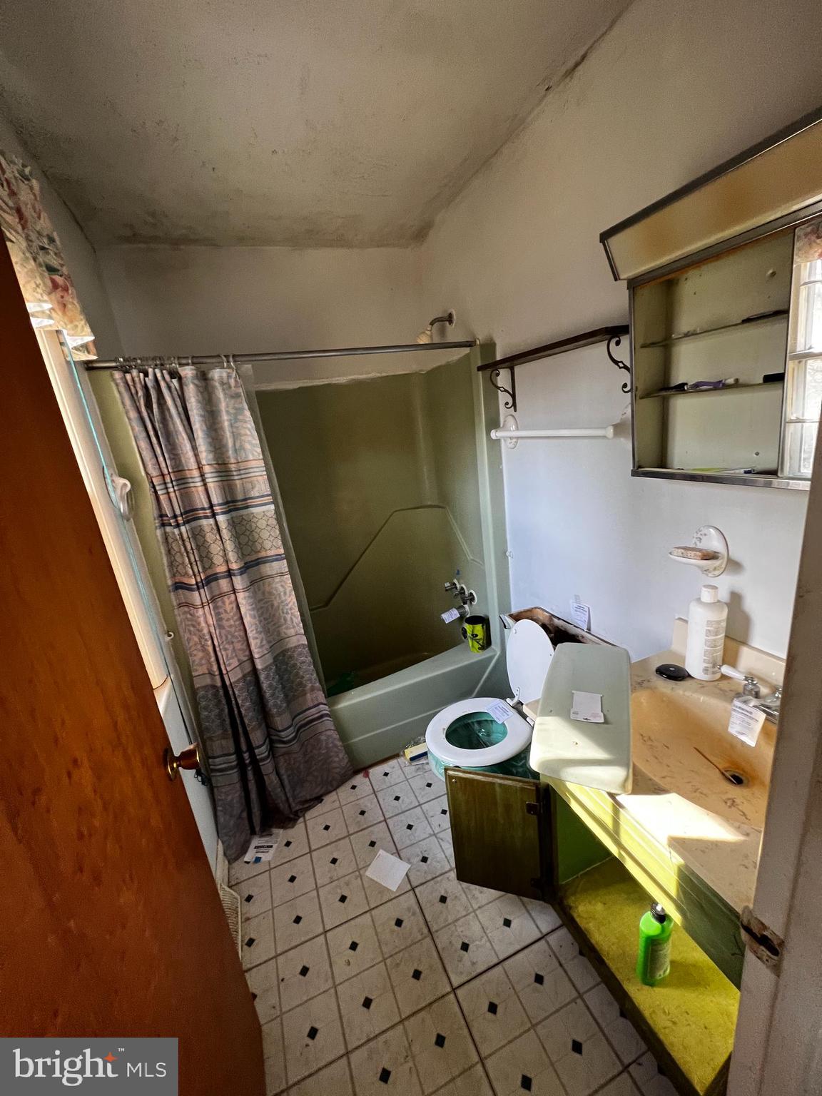 GILLENS GROVE - Residential