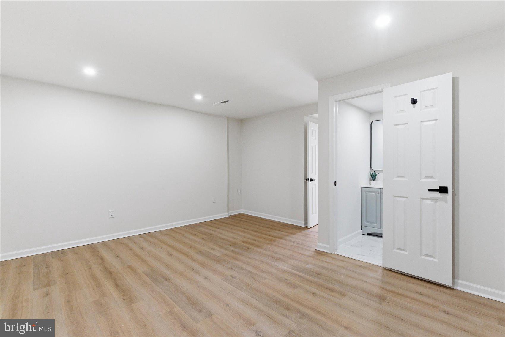 UPTON VILLAGE NORTH - Residential