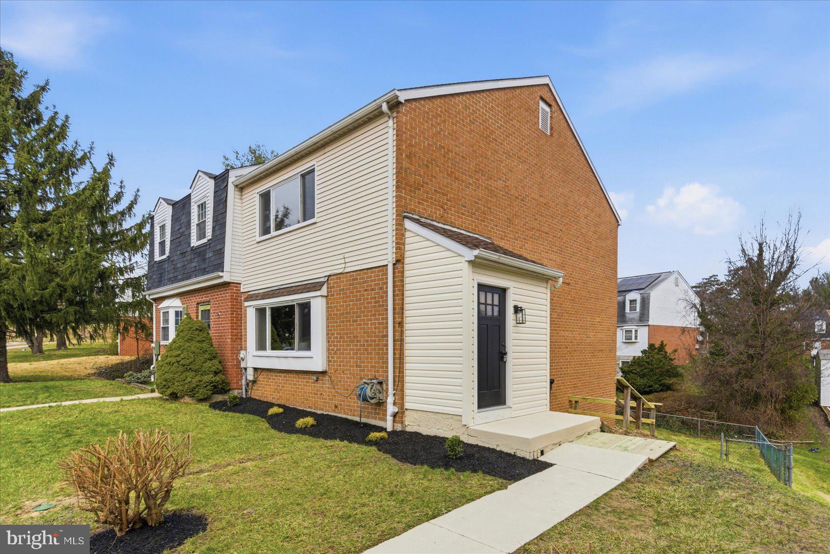 UPTON VILLAGE NORTH - Residential