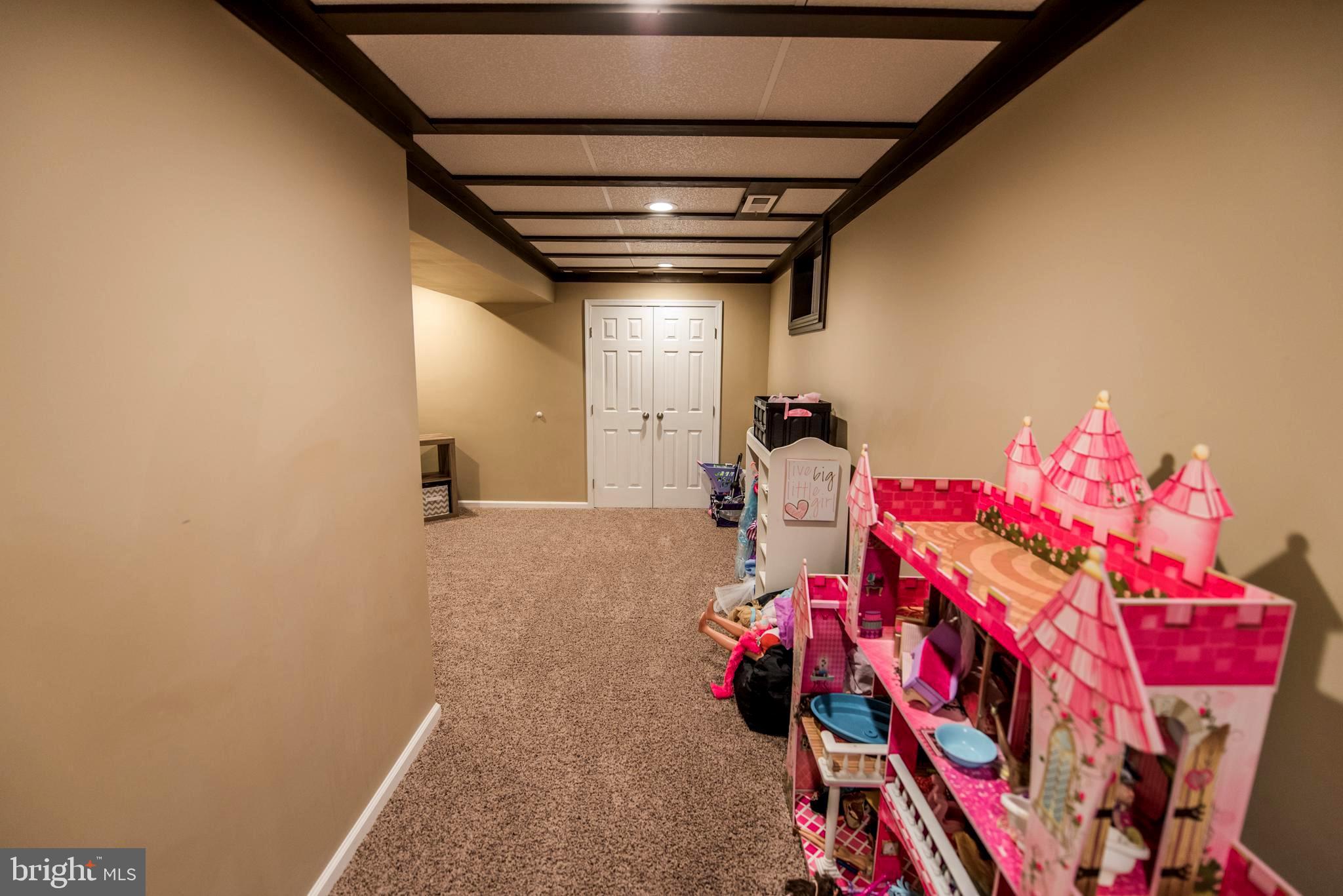 BENTWOOD ESTATES - Residential