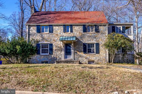 Photo of 8314 Thoreau Drive, Bethesda, MD 20817 (MLS # MDMC2122338) Photo of 8314 Thoreau Drive, Bethesda, MD 20817 (MLS # MDMC2122338)