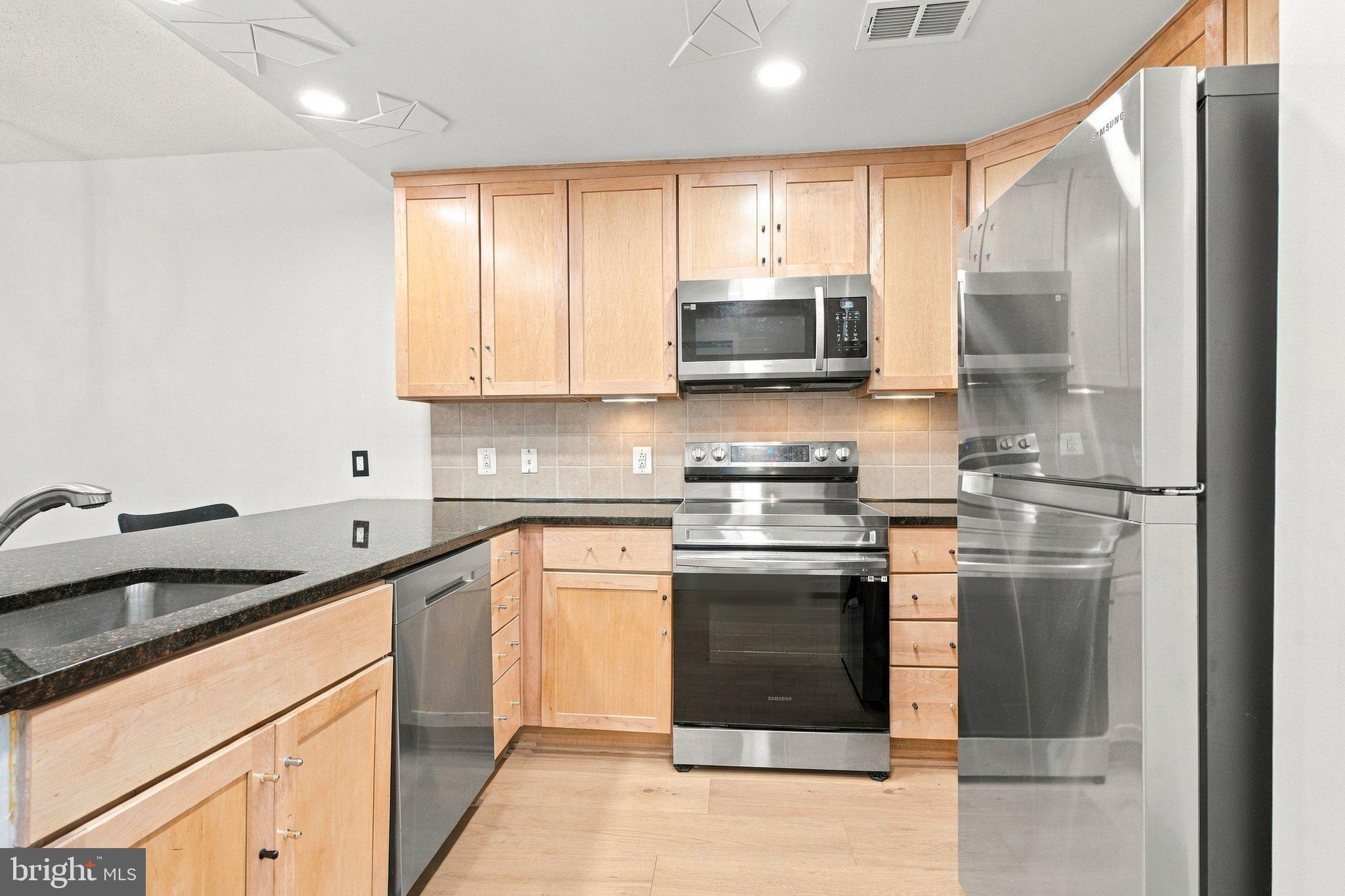 888 N QUINCY STREET 1107