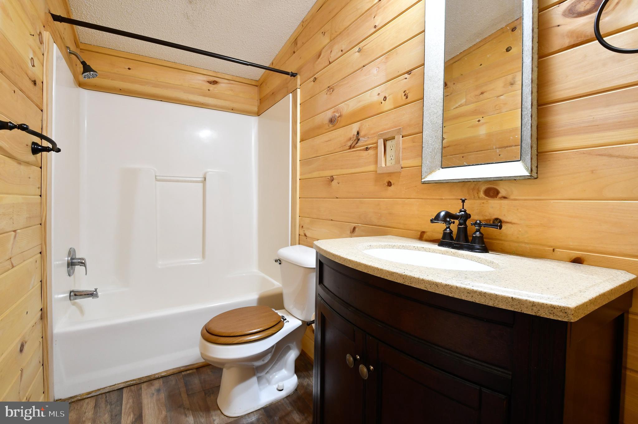 CAROLINE PINES - Residential