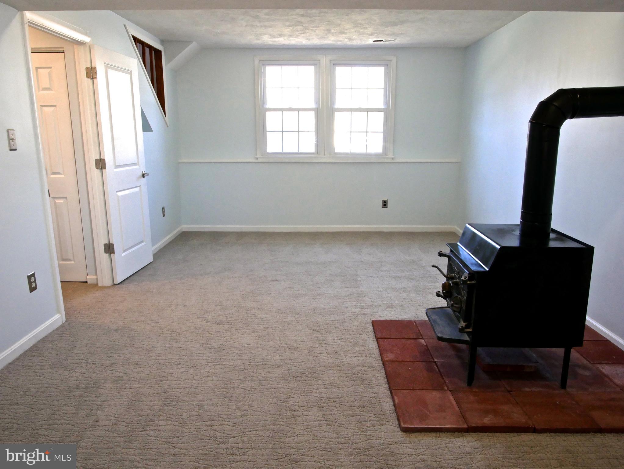 FOX MILL ESTATES - Residential Lease