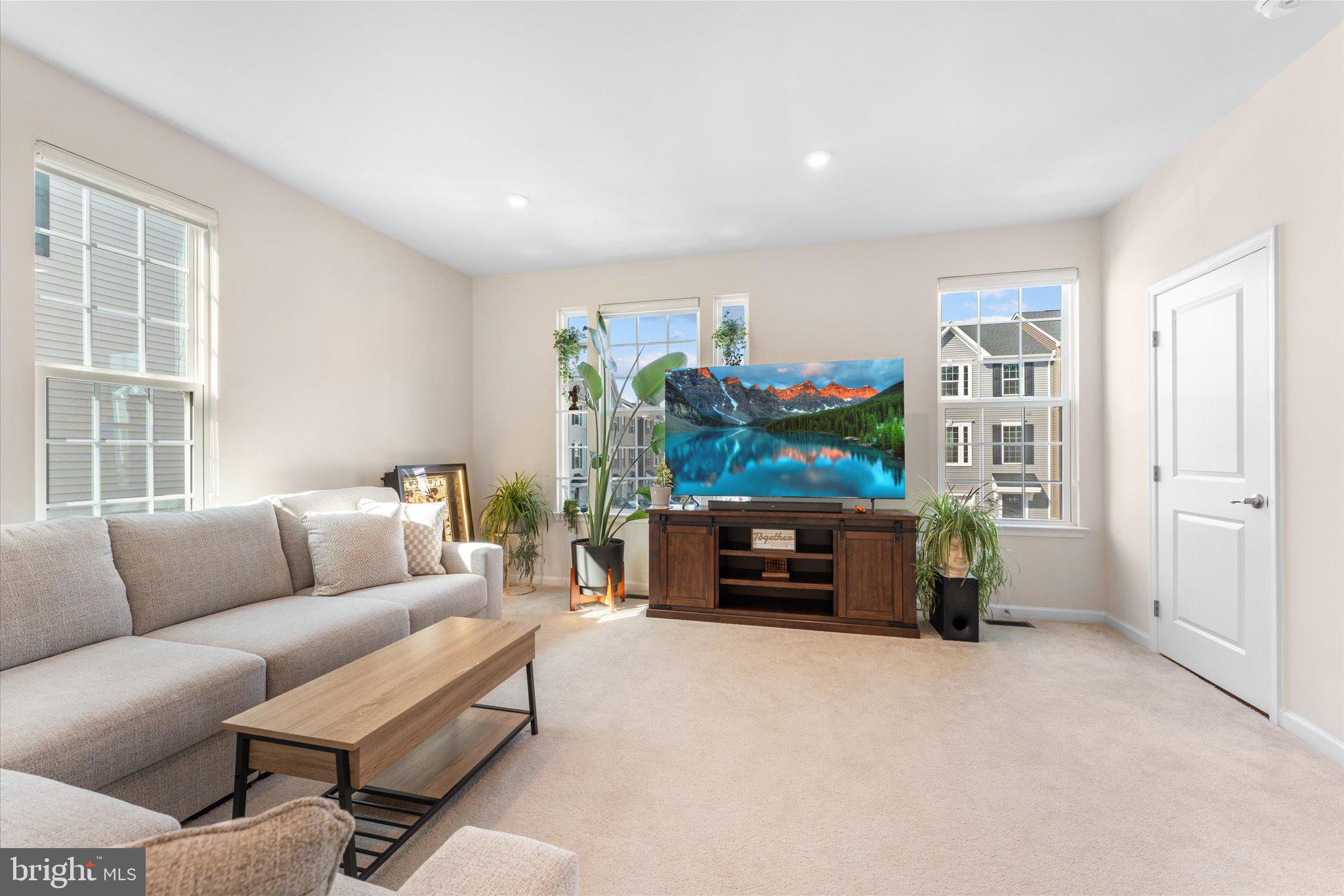 MADISON STATION - Residential