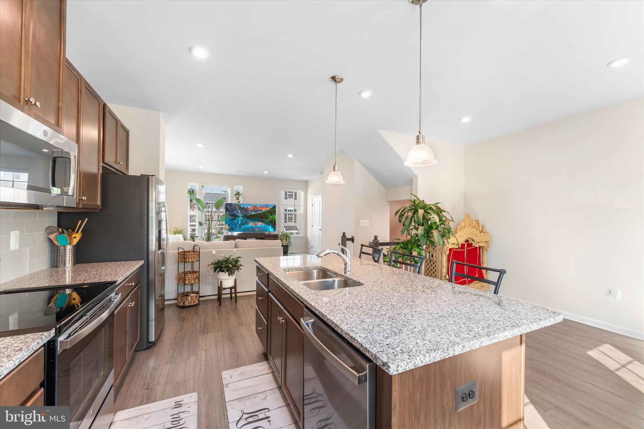MADISON STATION - Residential