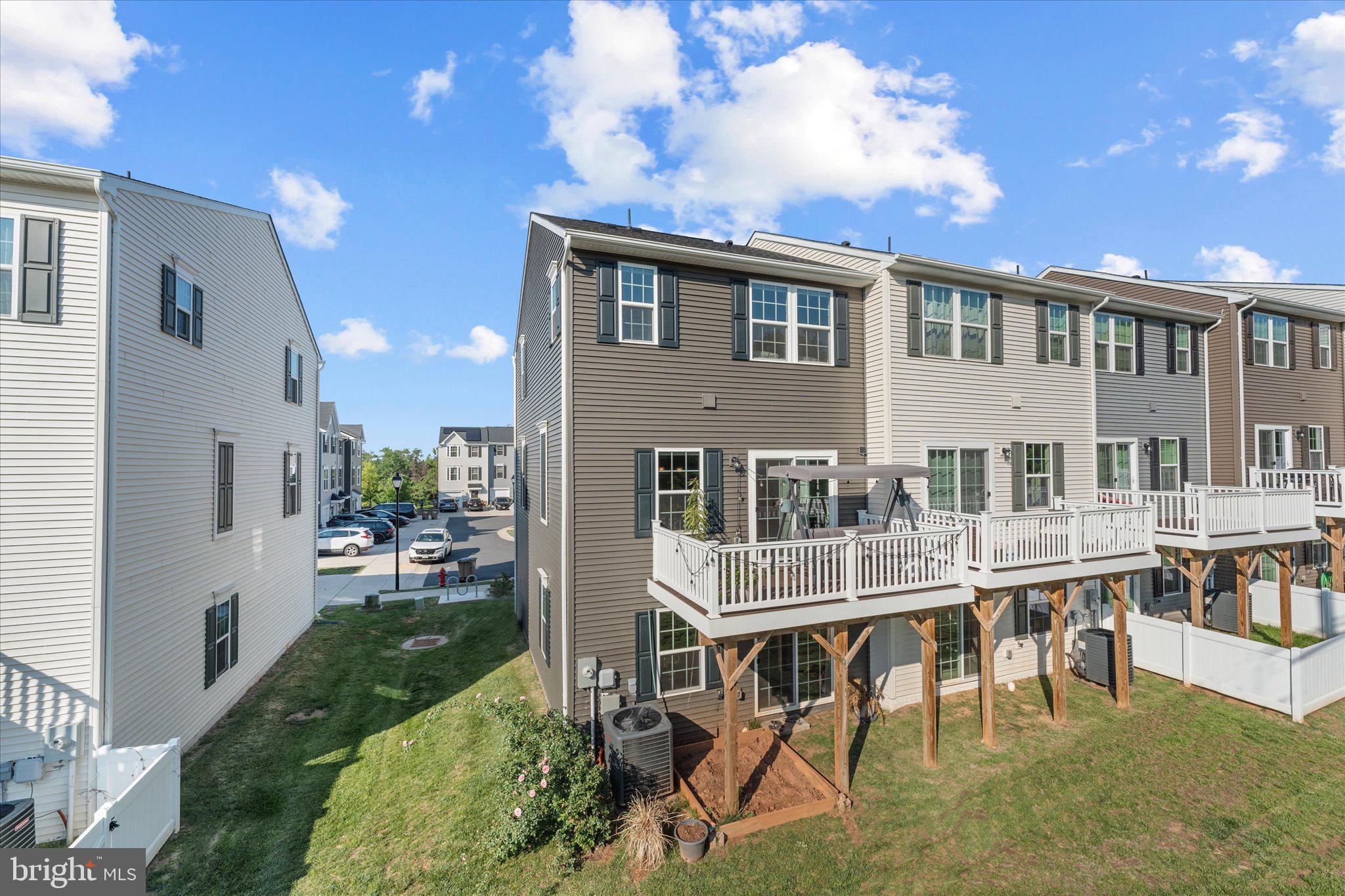 MADISON STATION - Residential