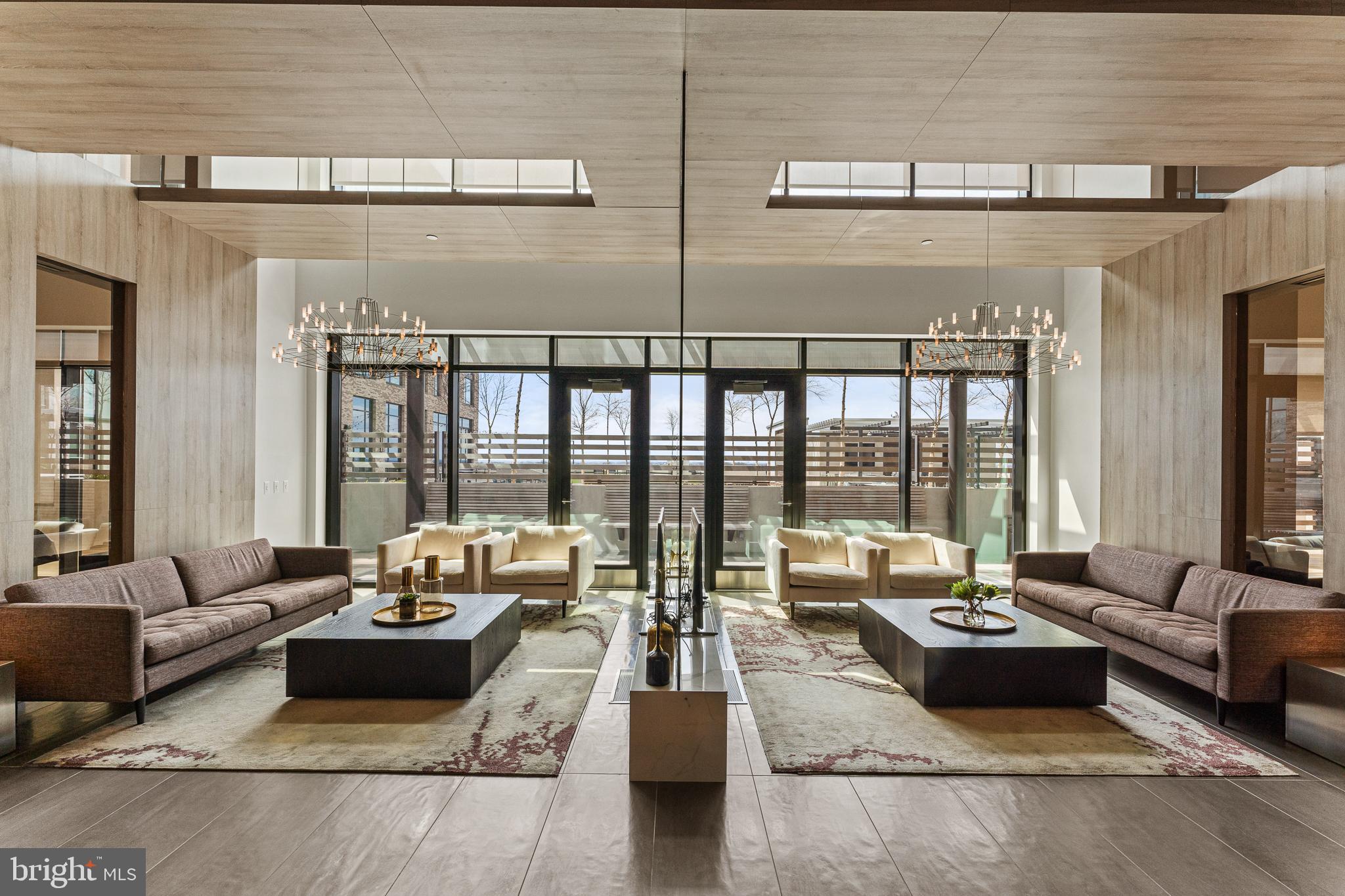 THE VERSE CONDO - Residential Lease