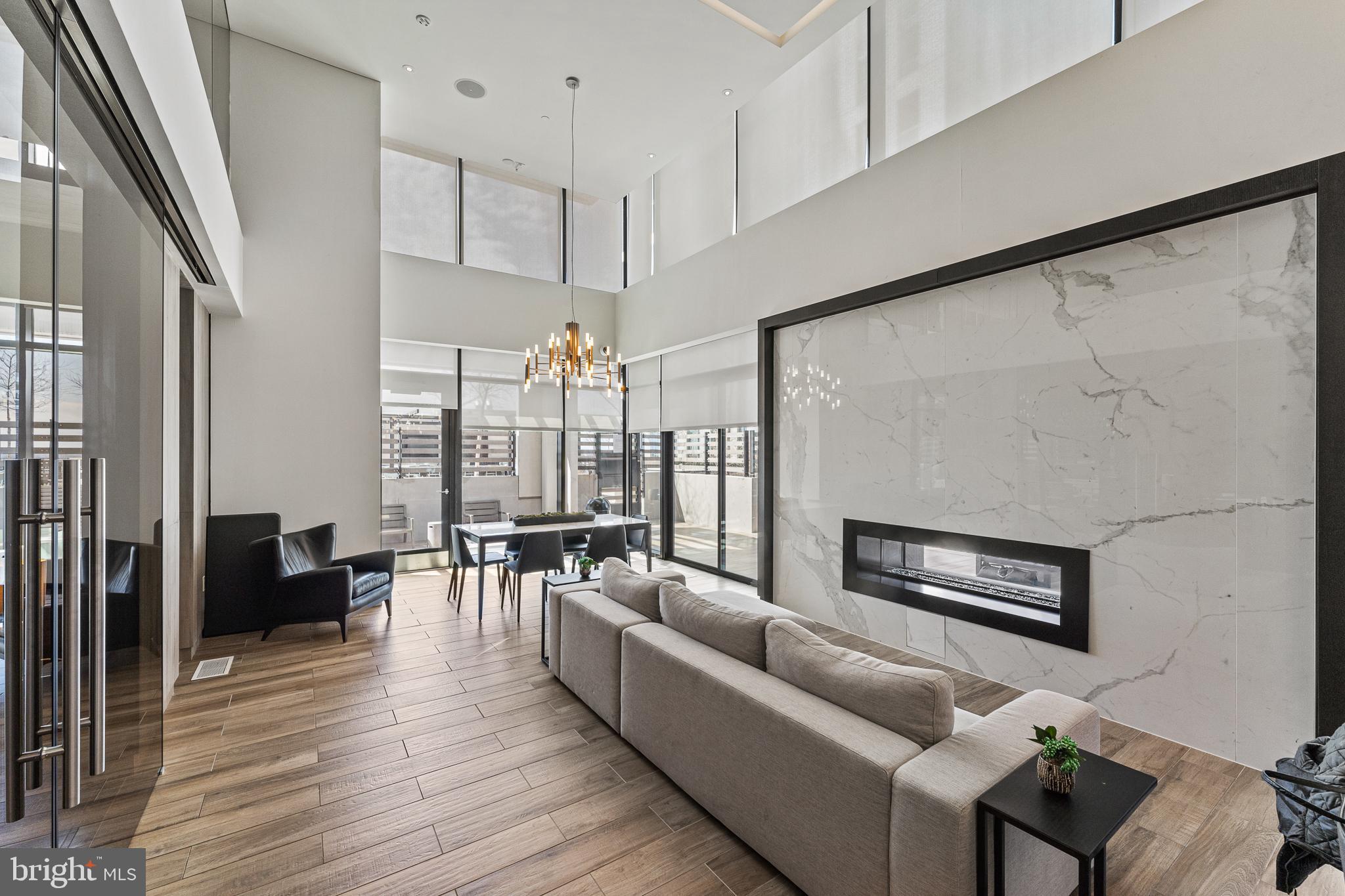 THE VERSE CONDO - Residential Lease