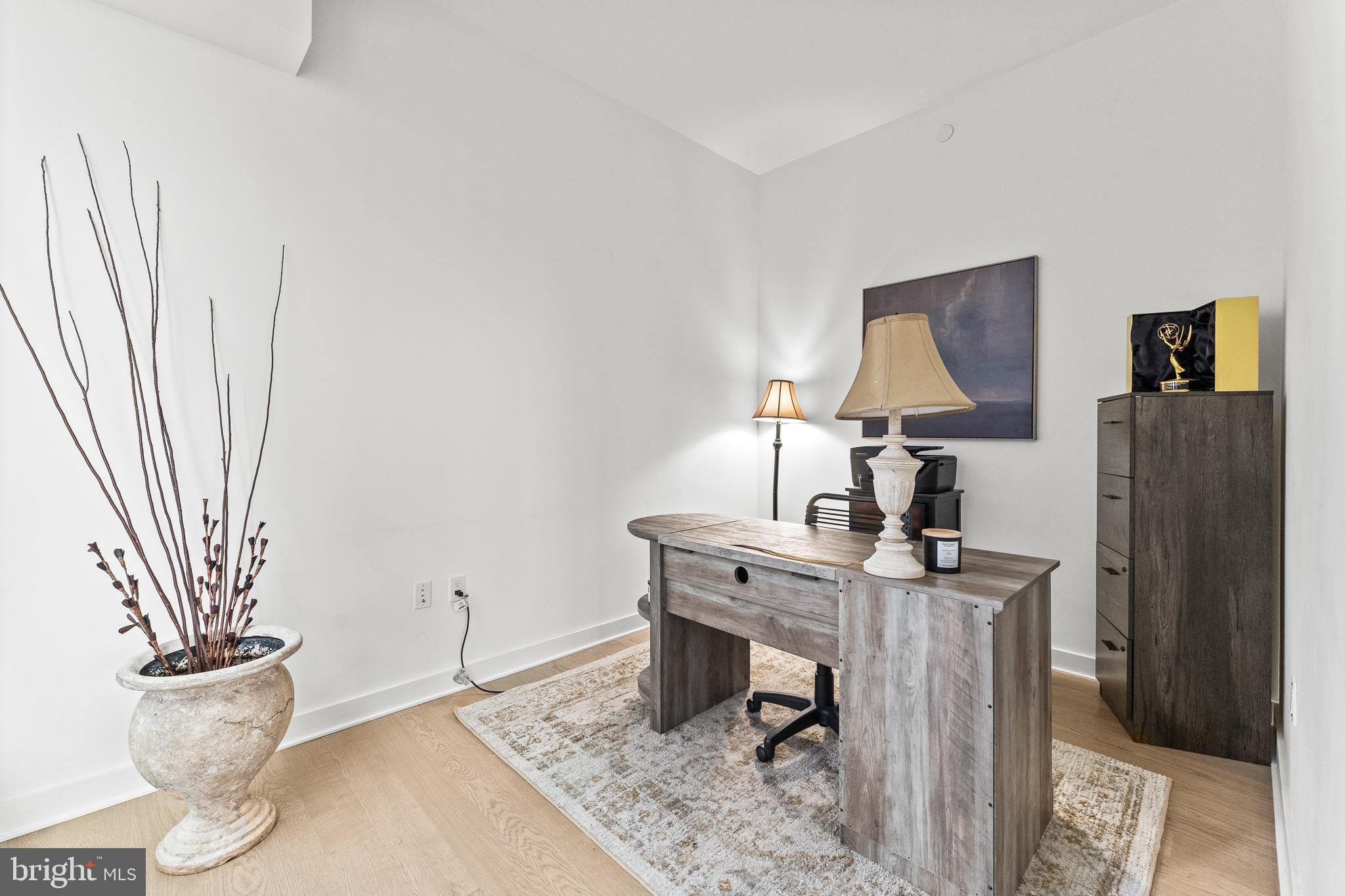 THE VERSE CONDO - Residential Lease