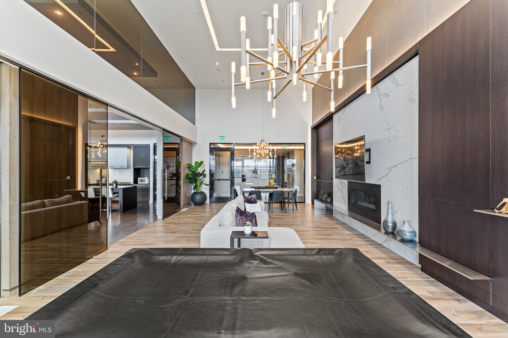 THE VERSE CONDO - Residential Lease