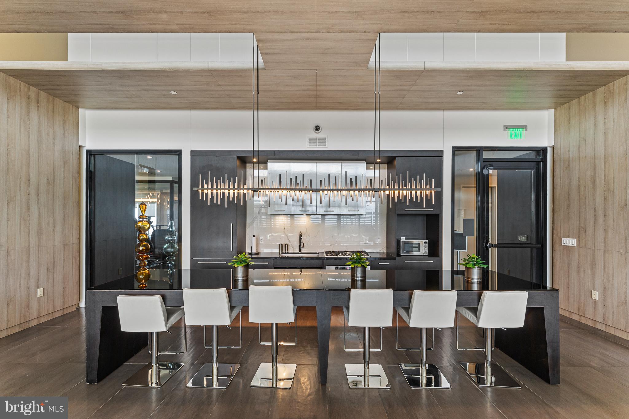 THE VERSE CONDO - Residential Lease