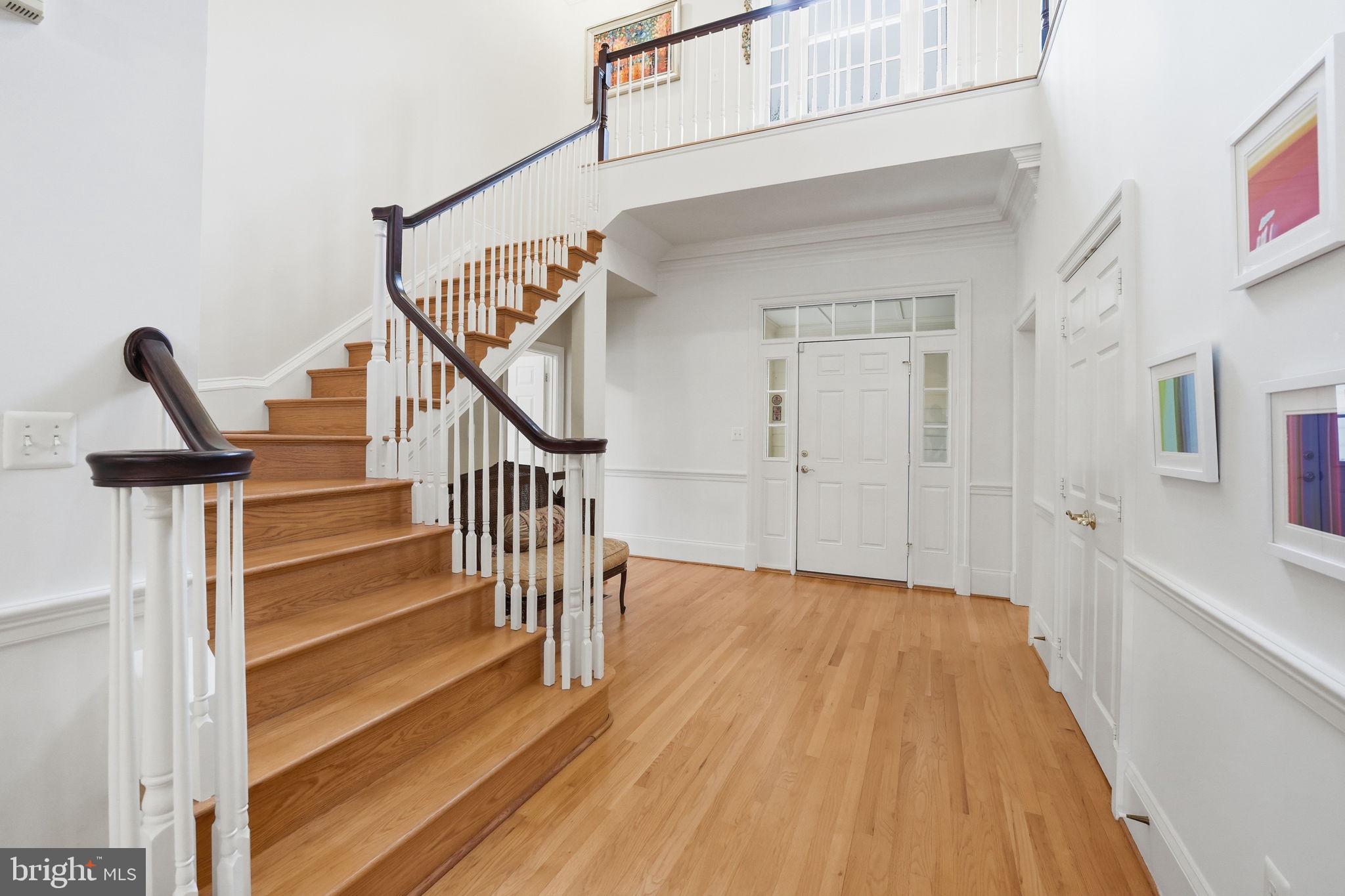 WILLIAMSBURG COMMONS - Residential