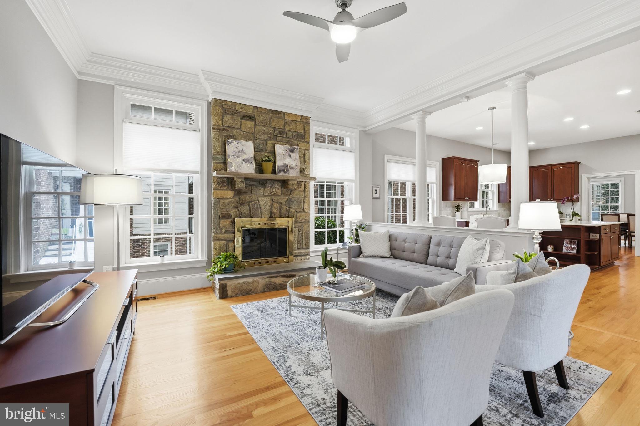 WILLIAMSBURG COMMONS - Residential