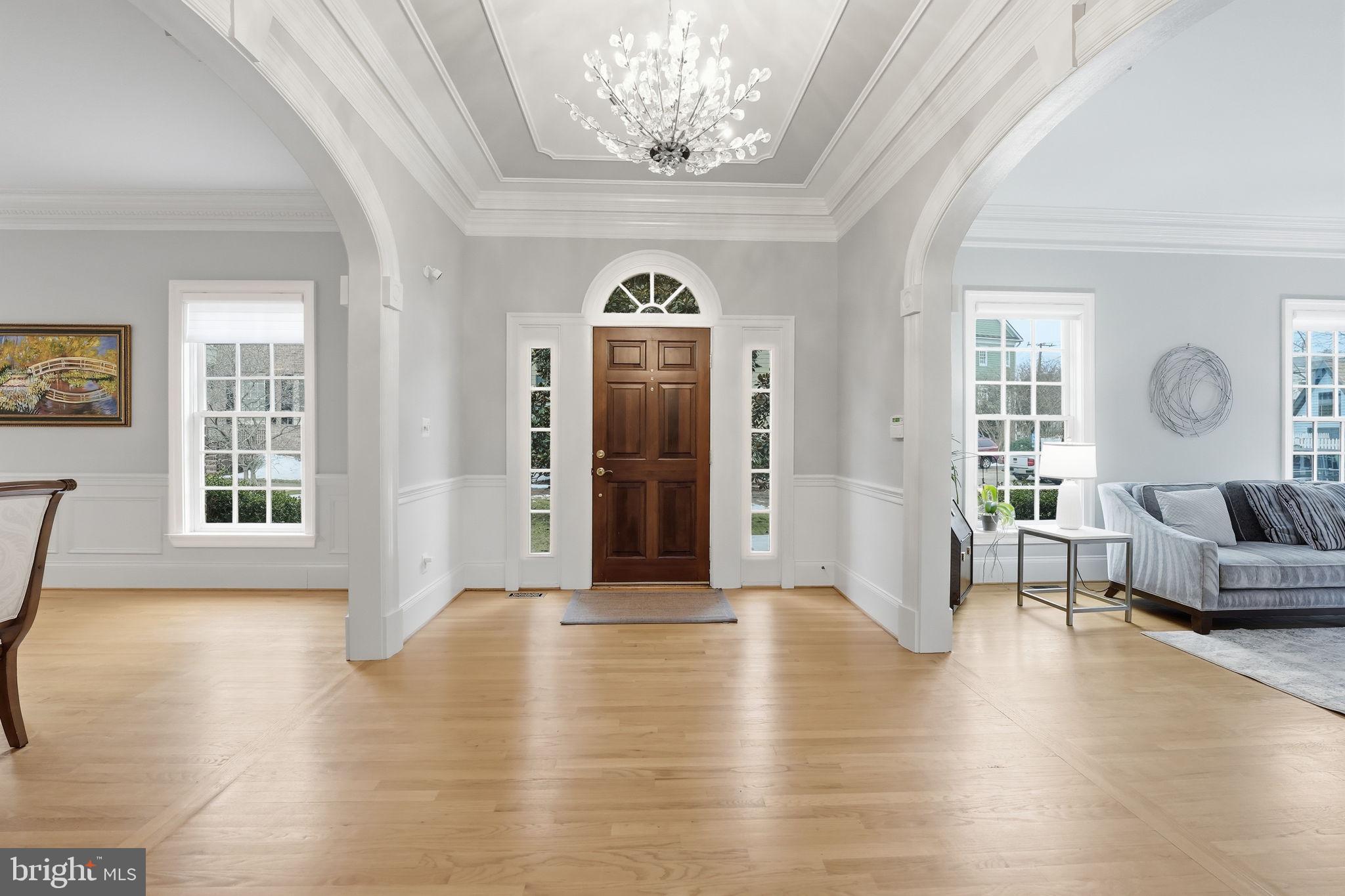 WILLIAMSBURG COMMONS - Residential