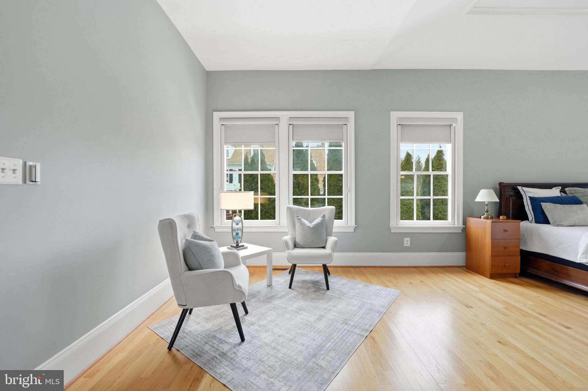 WILLIAMSBURG COMMONS - Residential