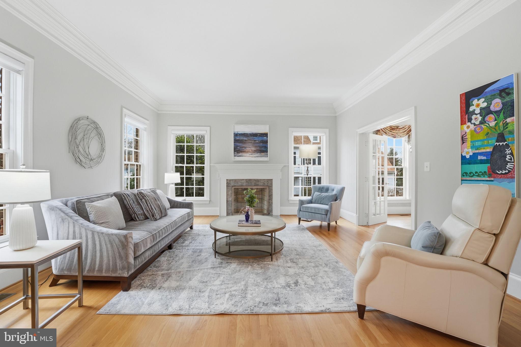 WILLIAMSBURG COMMONS - Residential