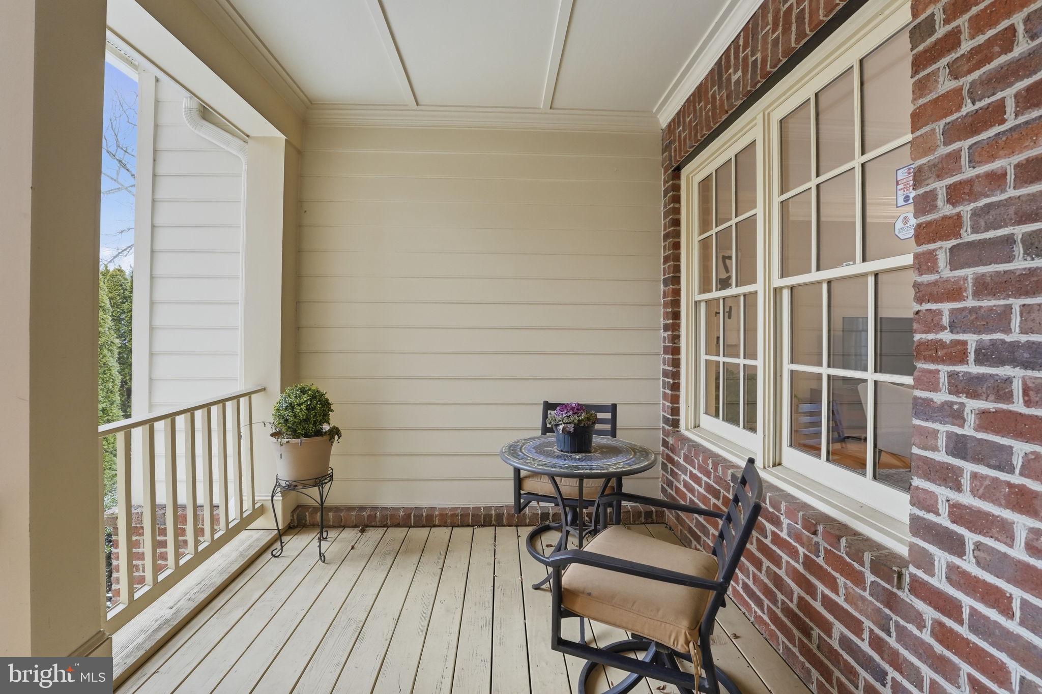 WILLIAMSBURG COMMONS - Residential