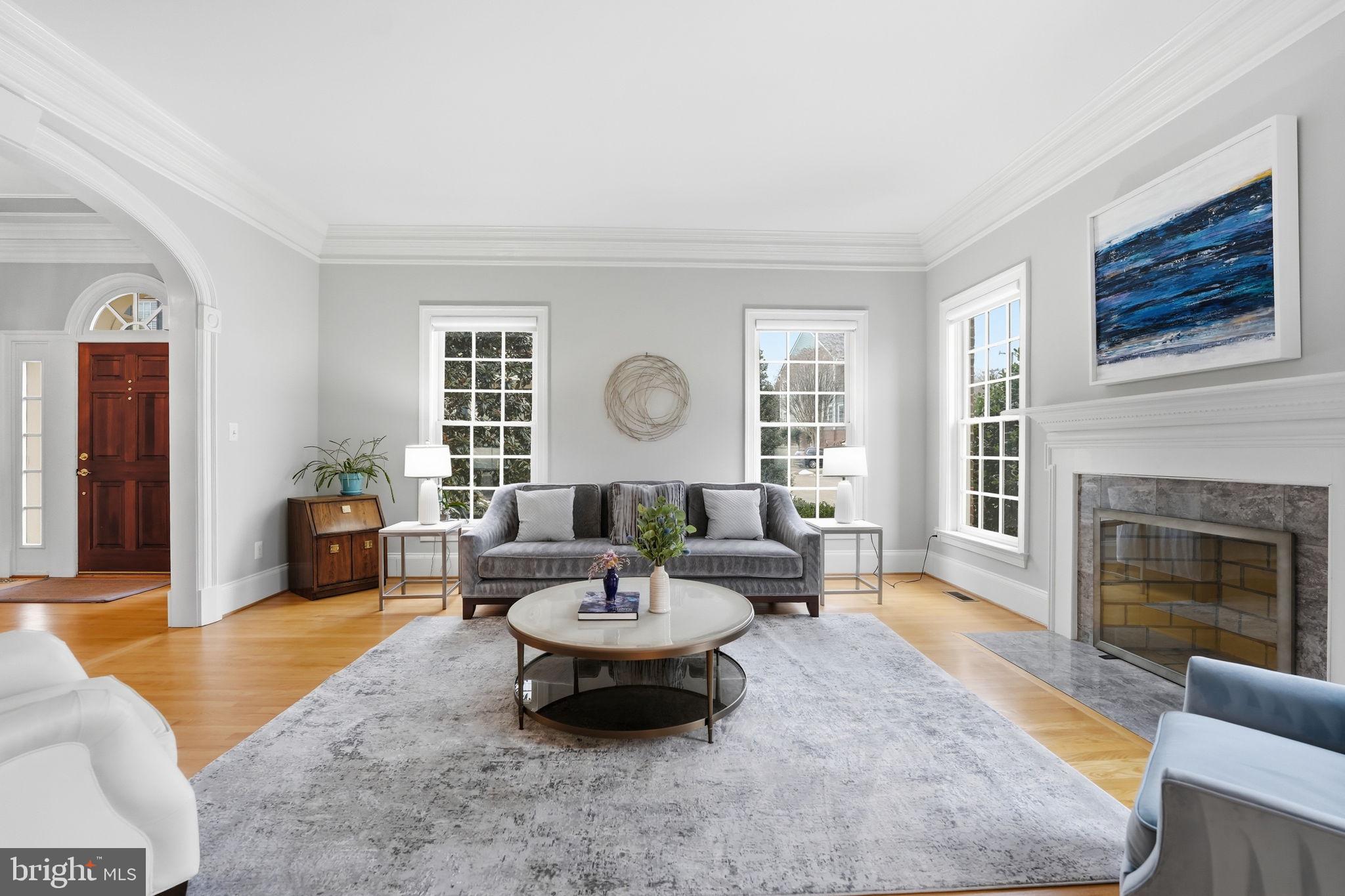 WILLIAMSBURG COMMONS - Residential