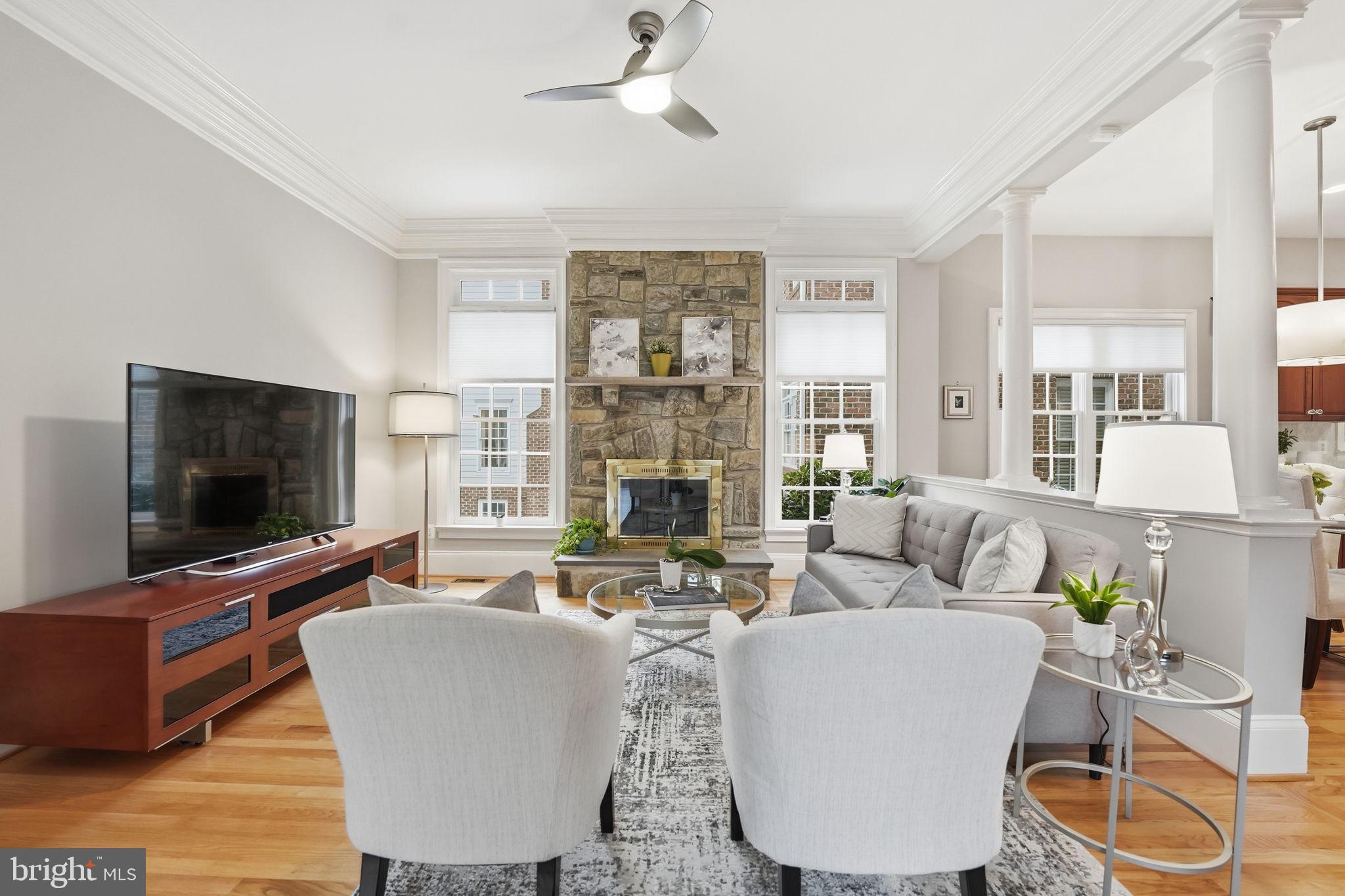 WILLIAMSBURG COMMONS - Residential