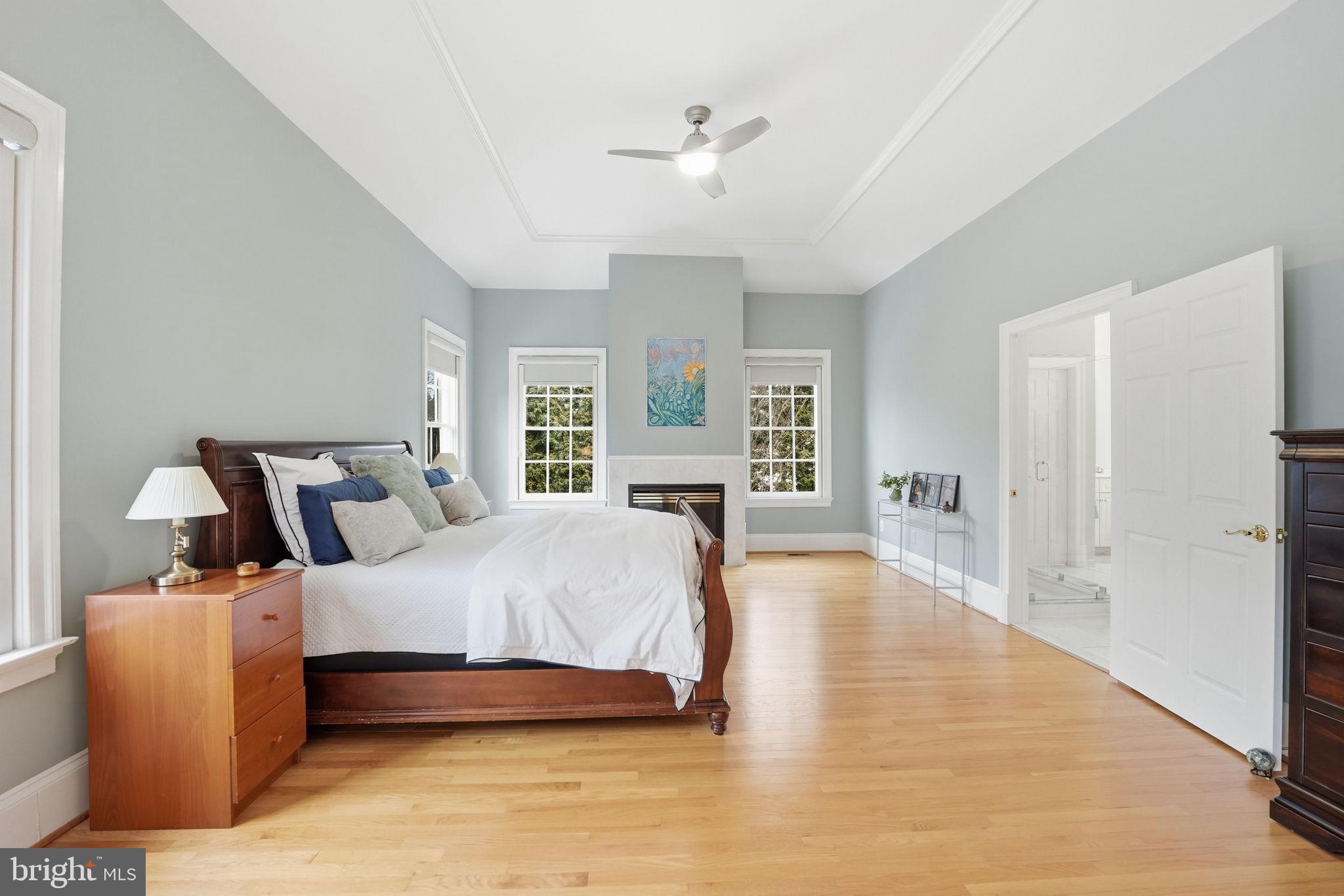 WILLIAMSBURG COMMONS - Residential