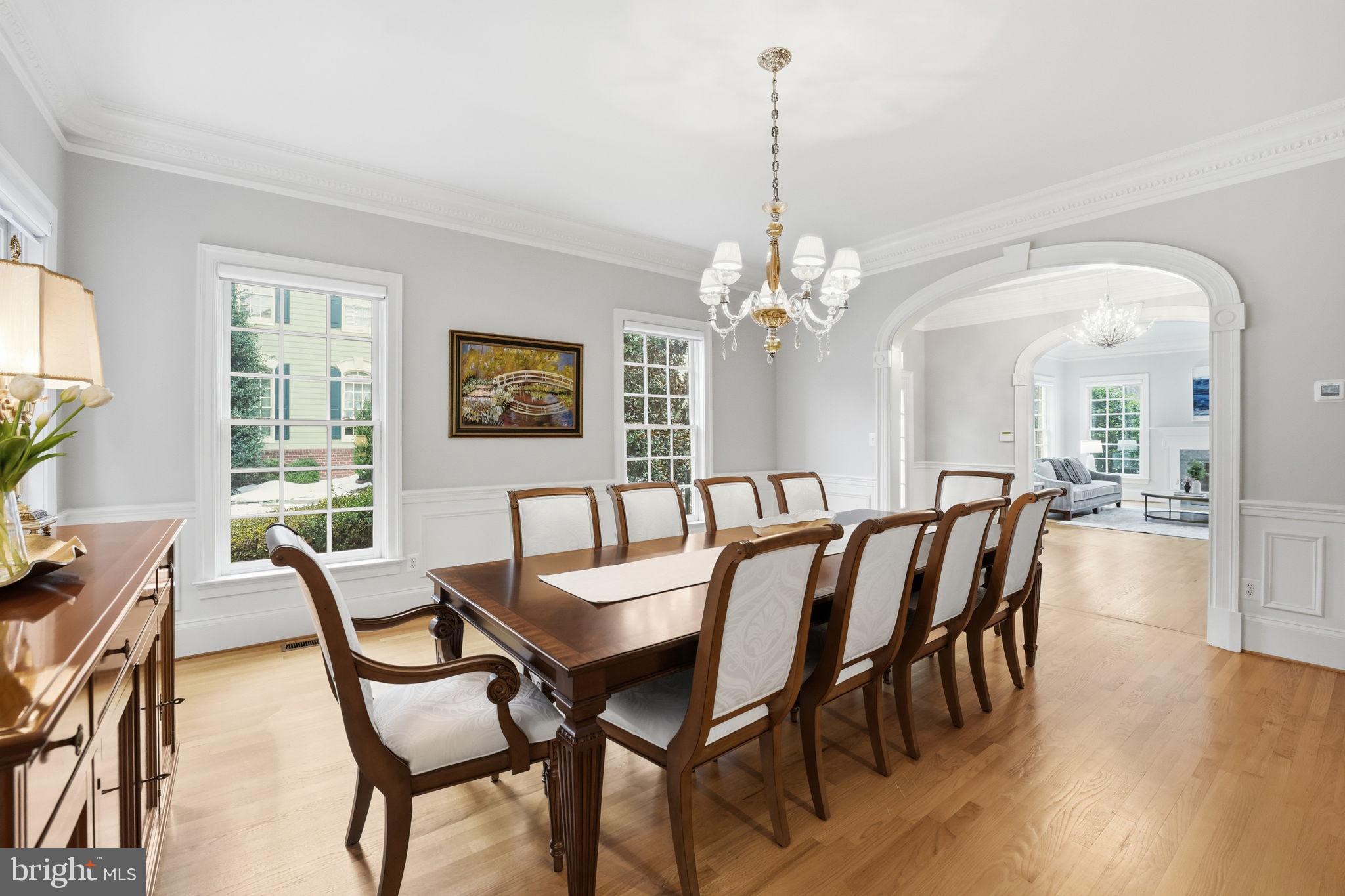 WILLIAMSBURG COMMONS - Residential