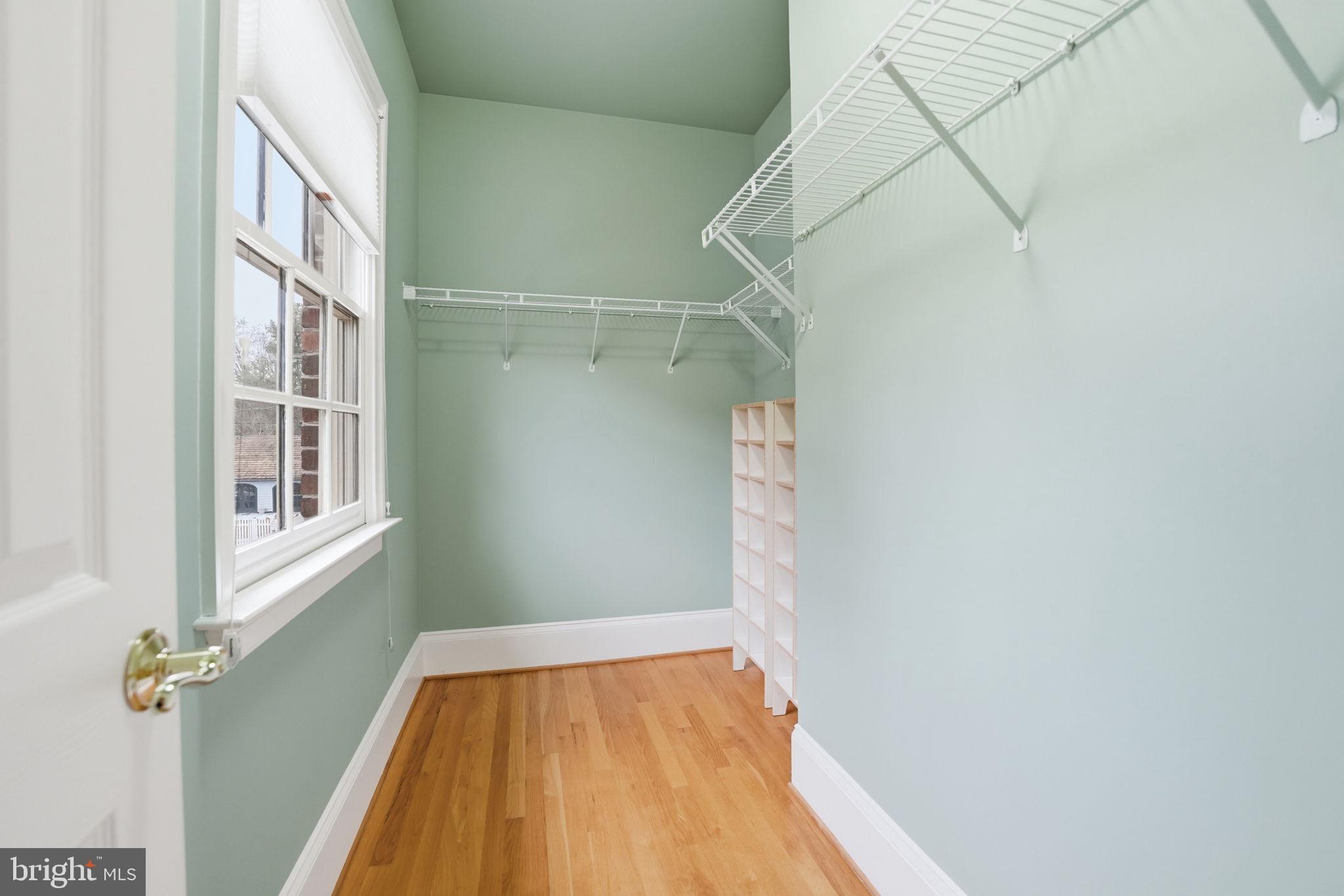 WILLIAMSBURG COMMONS - Residential