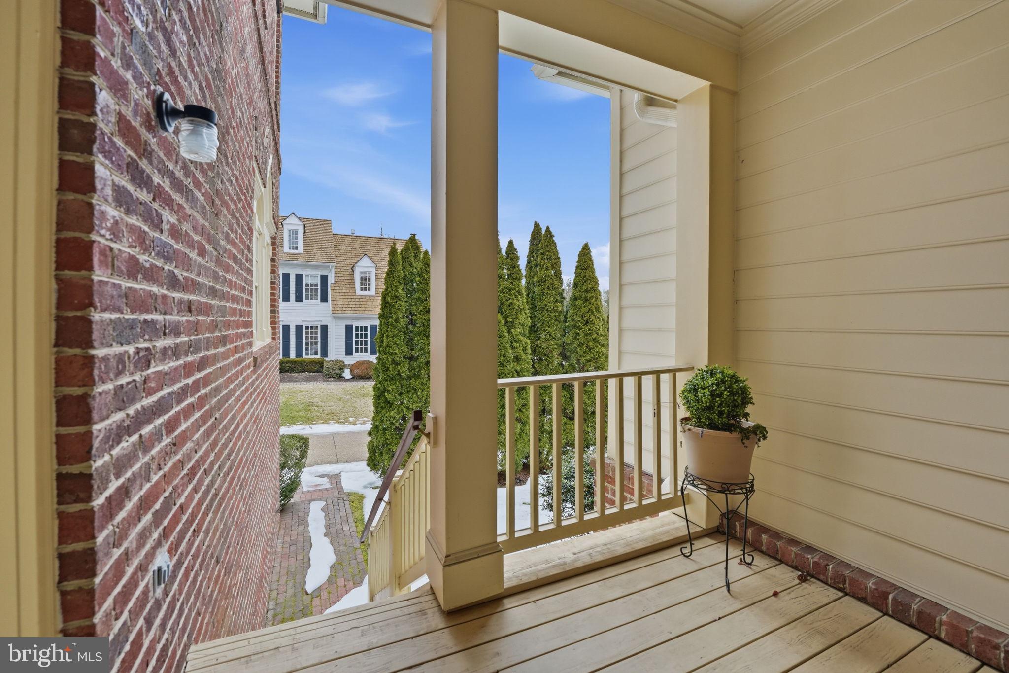 WILLIAMSBURG COMMONS - Residential