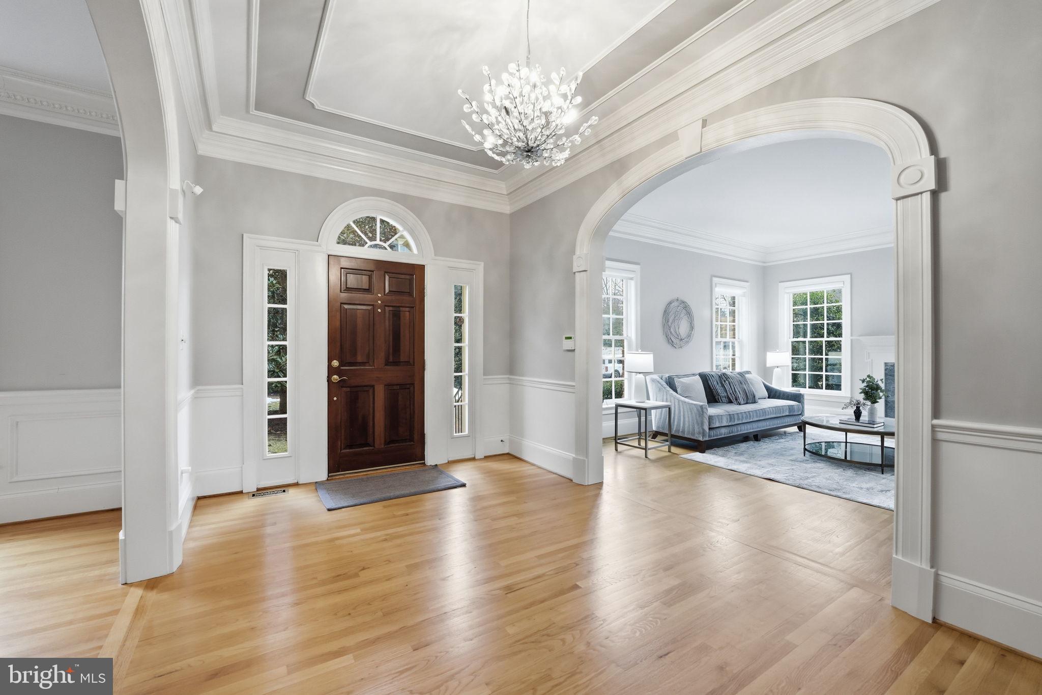 WILLIAMSBURG COMMONS - Residential