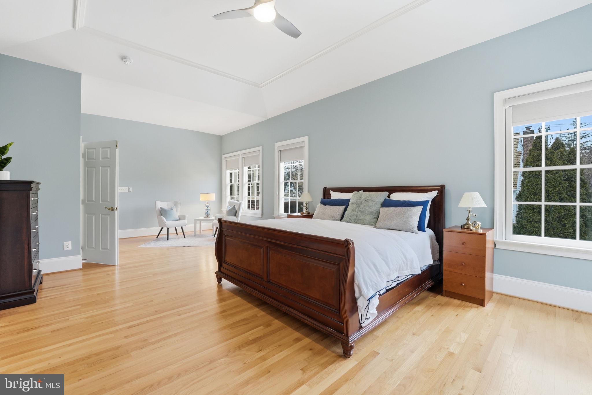 WILLIAMSBURG COMMONS - Residential