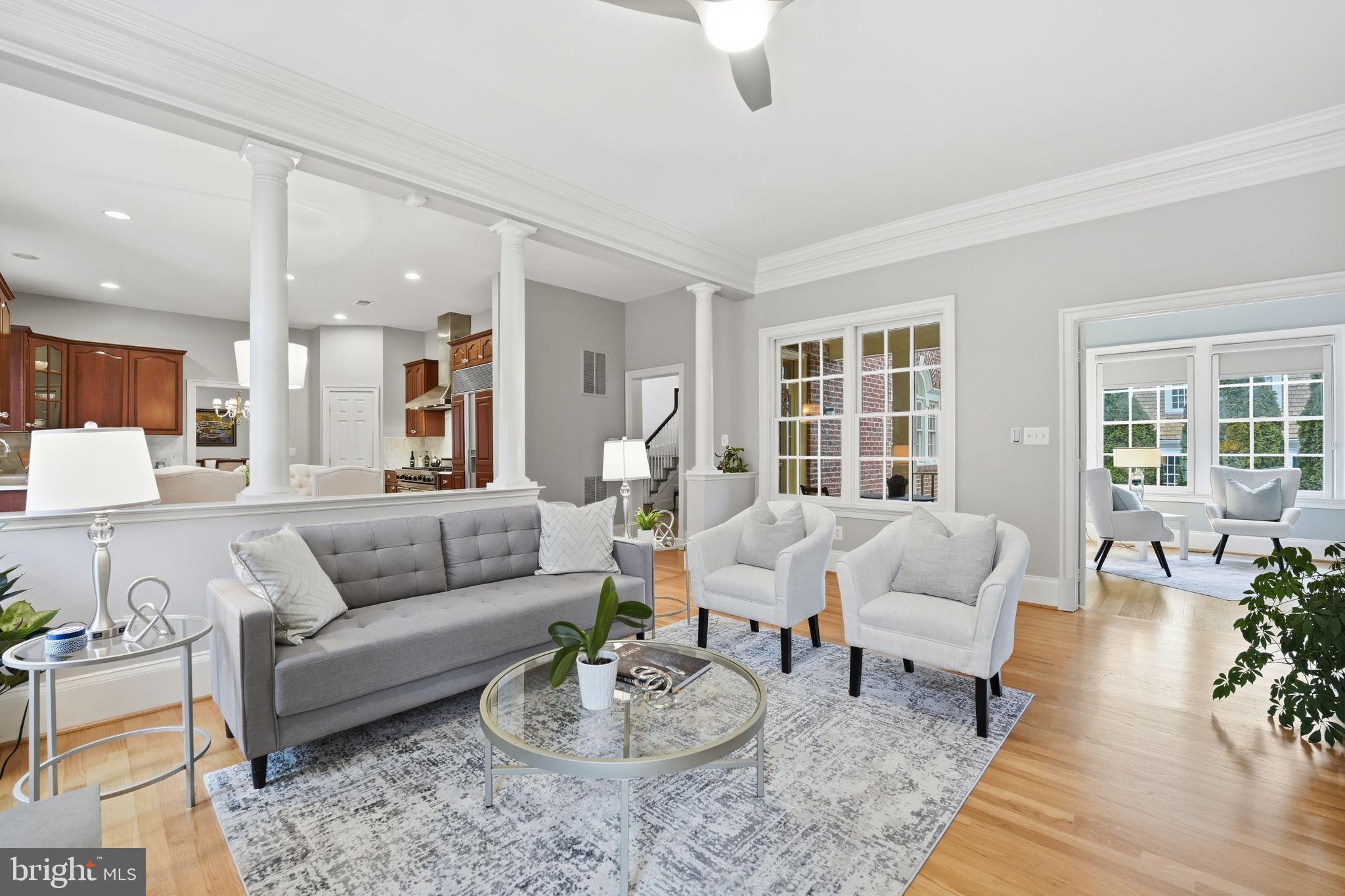 WILLIAMSBURG COMMONS - Residential