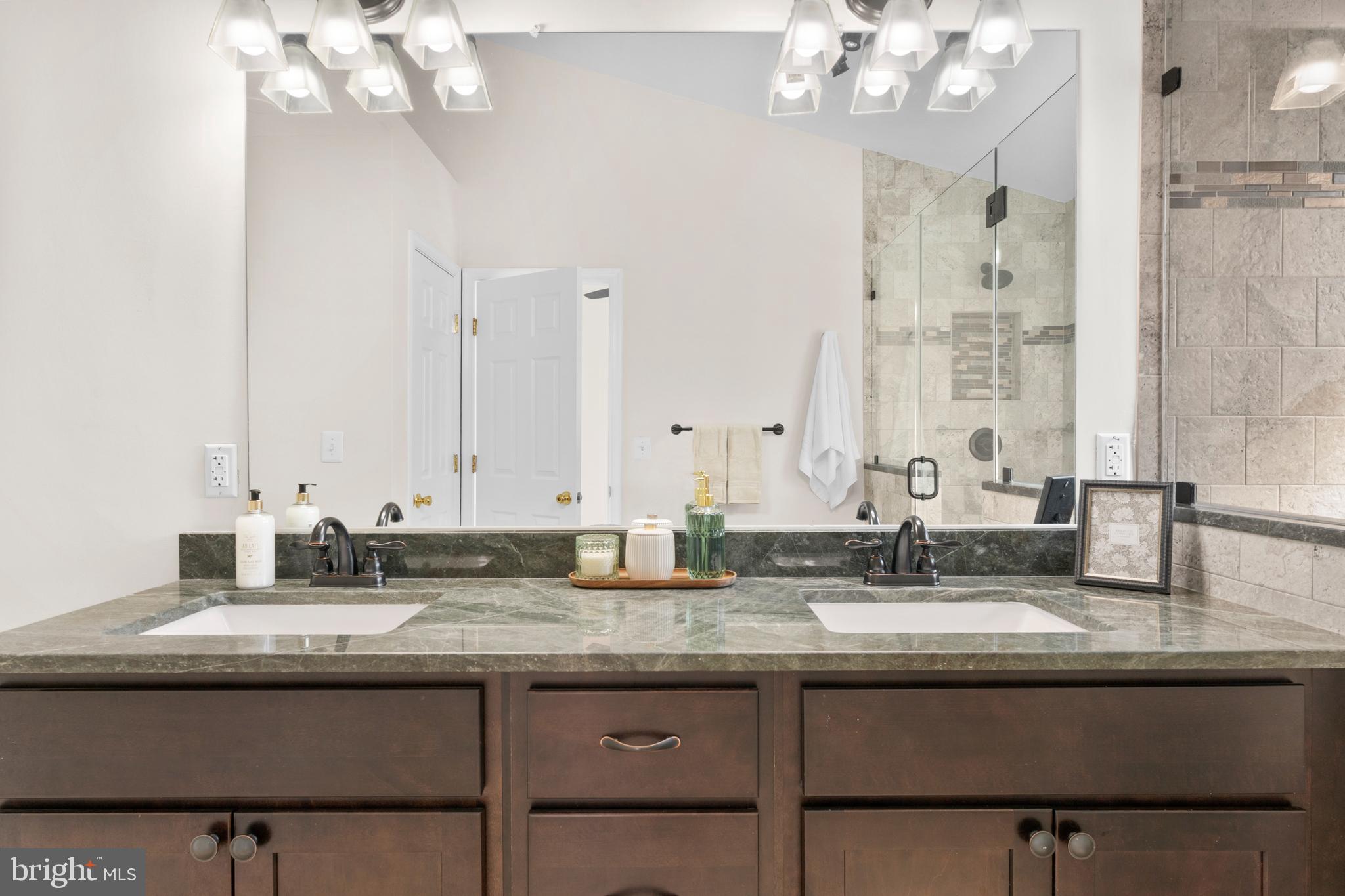 RIDGE TOP TERRACE - Residential