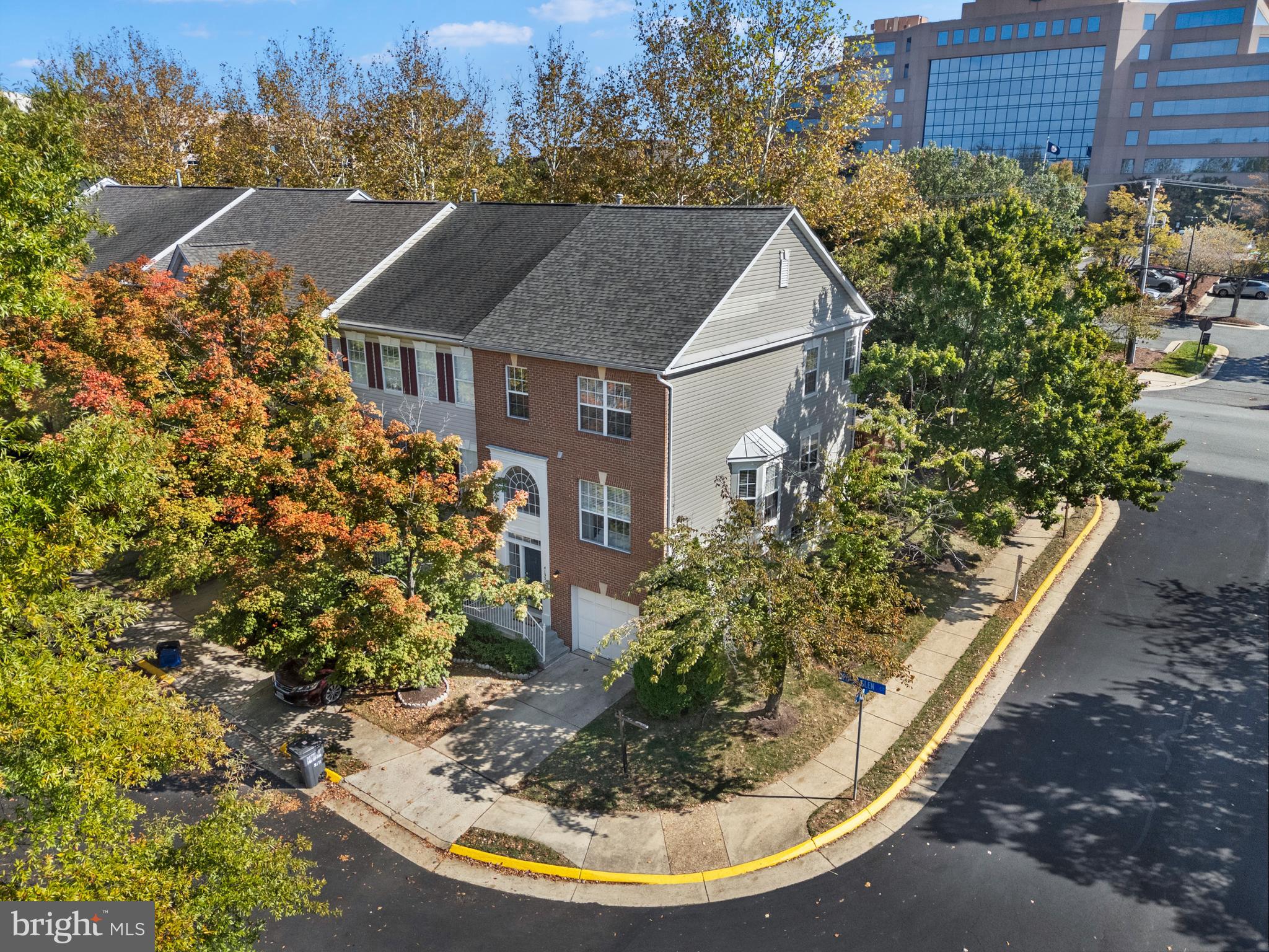 4133 GROVER GLEN COURT