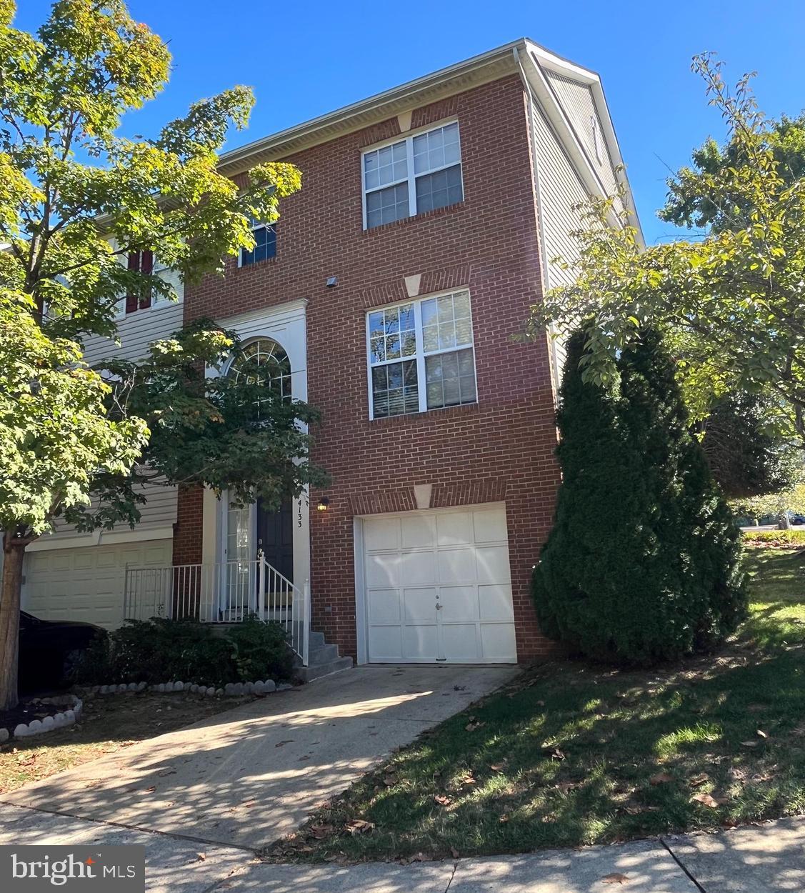 4133 GROVER GLEN COURT