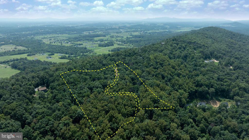 LITTLE NORTH MOUNTAIN - Land