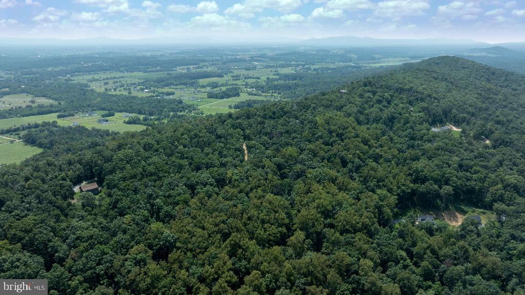 LITTLE NORTH MOUNTAIN - Land