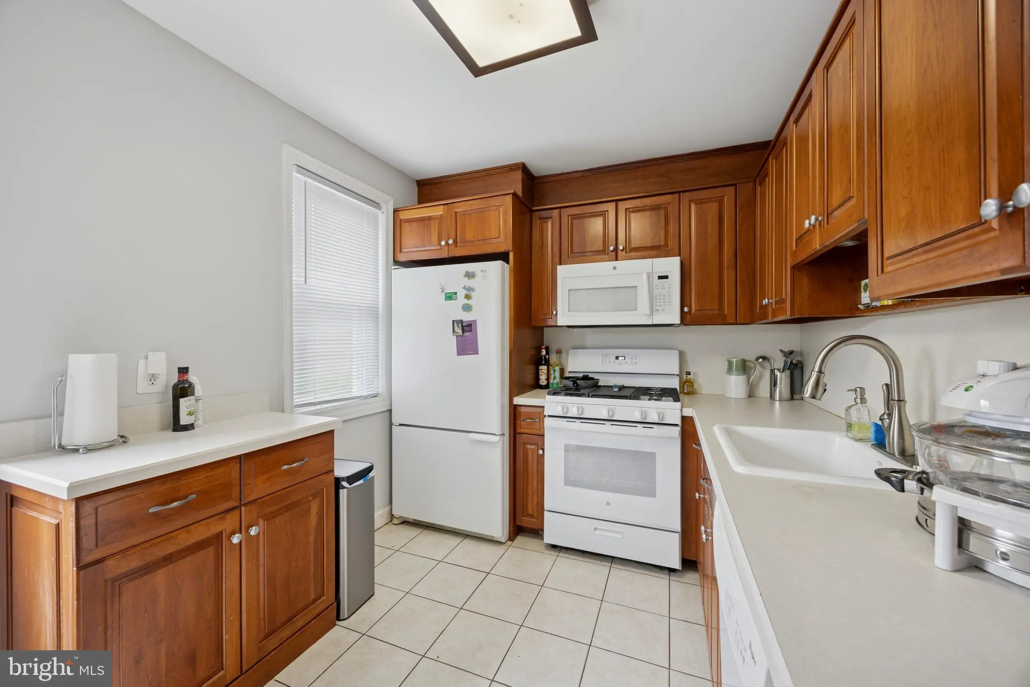 Hamilton, New Jersey 08619, United States, 3 Bedrooms Bedrooms, ,1 BathroomBathrooms,Residential,Pending,116078