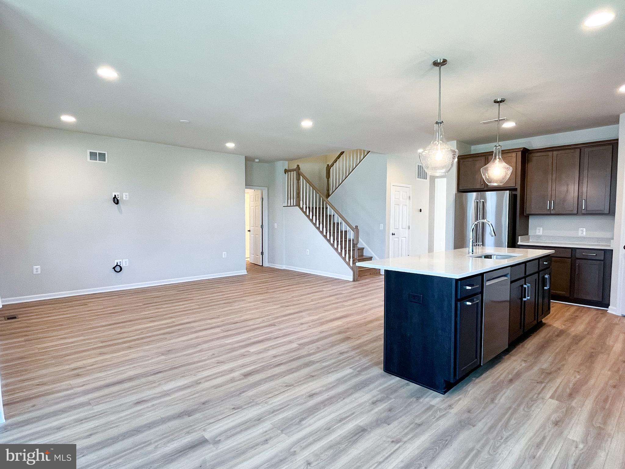 HIATT POINTE AT SNOWDEN BRIDGE - Residential