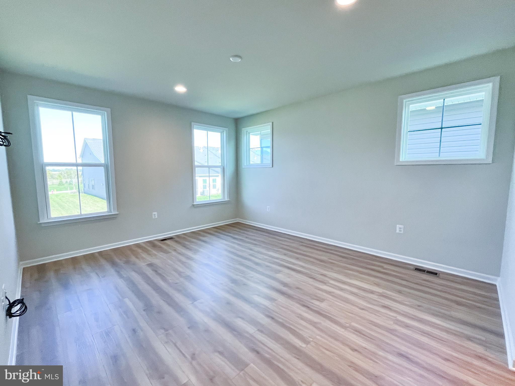 HIATT POINTE AT SNOWDEN BRIDGE - Residential