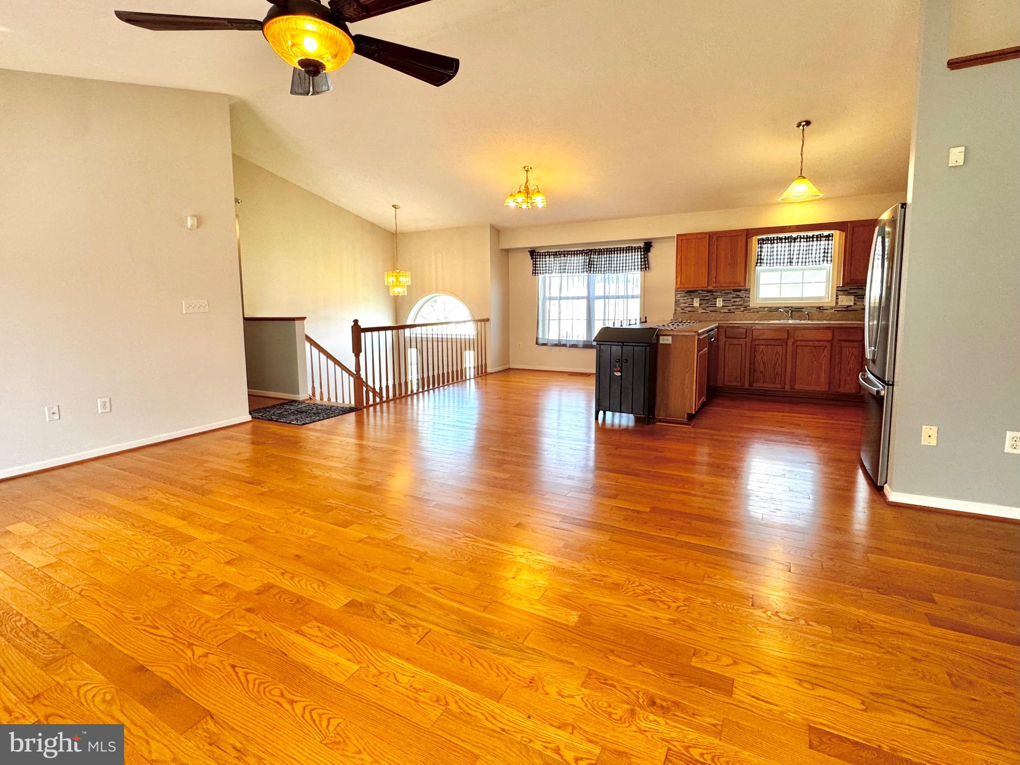 RIDGEFIELD - Residential