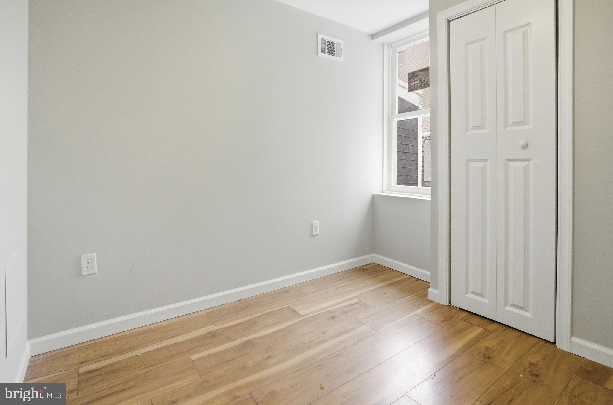 POINT BREEZE - Residential