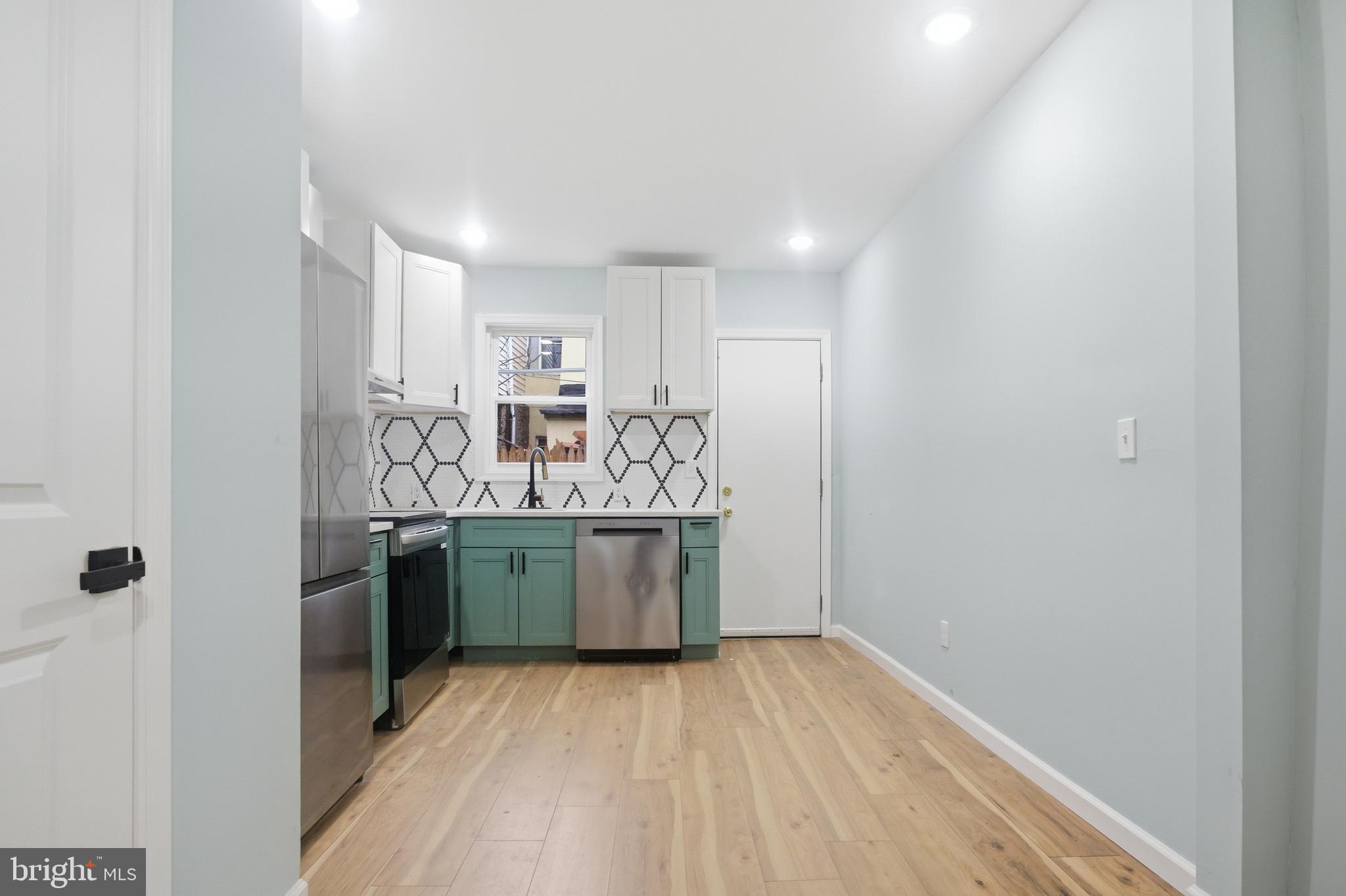 POINT BREEZE - Residential